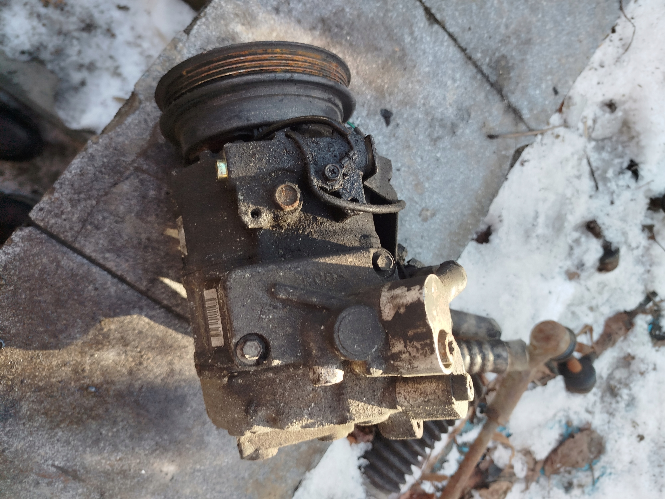 Компрессор кондиционера 8D0260808 Audi A4 B5 1.9tdi