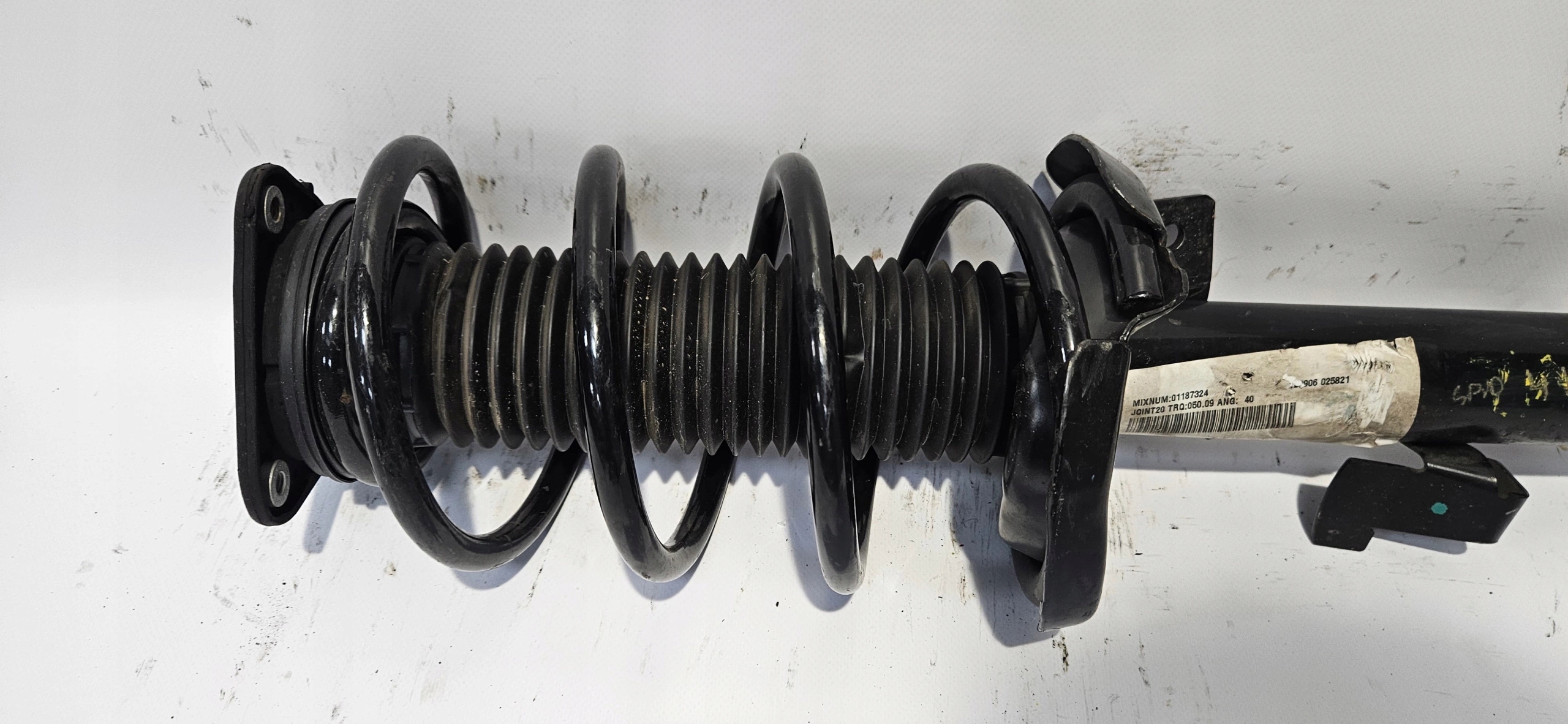 shock absorber left front VOLVO C30 31200270