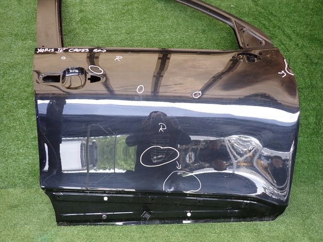 TOYOTA YARIS IV CROSS door right front front