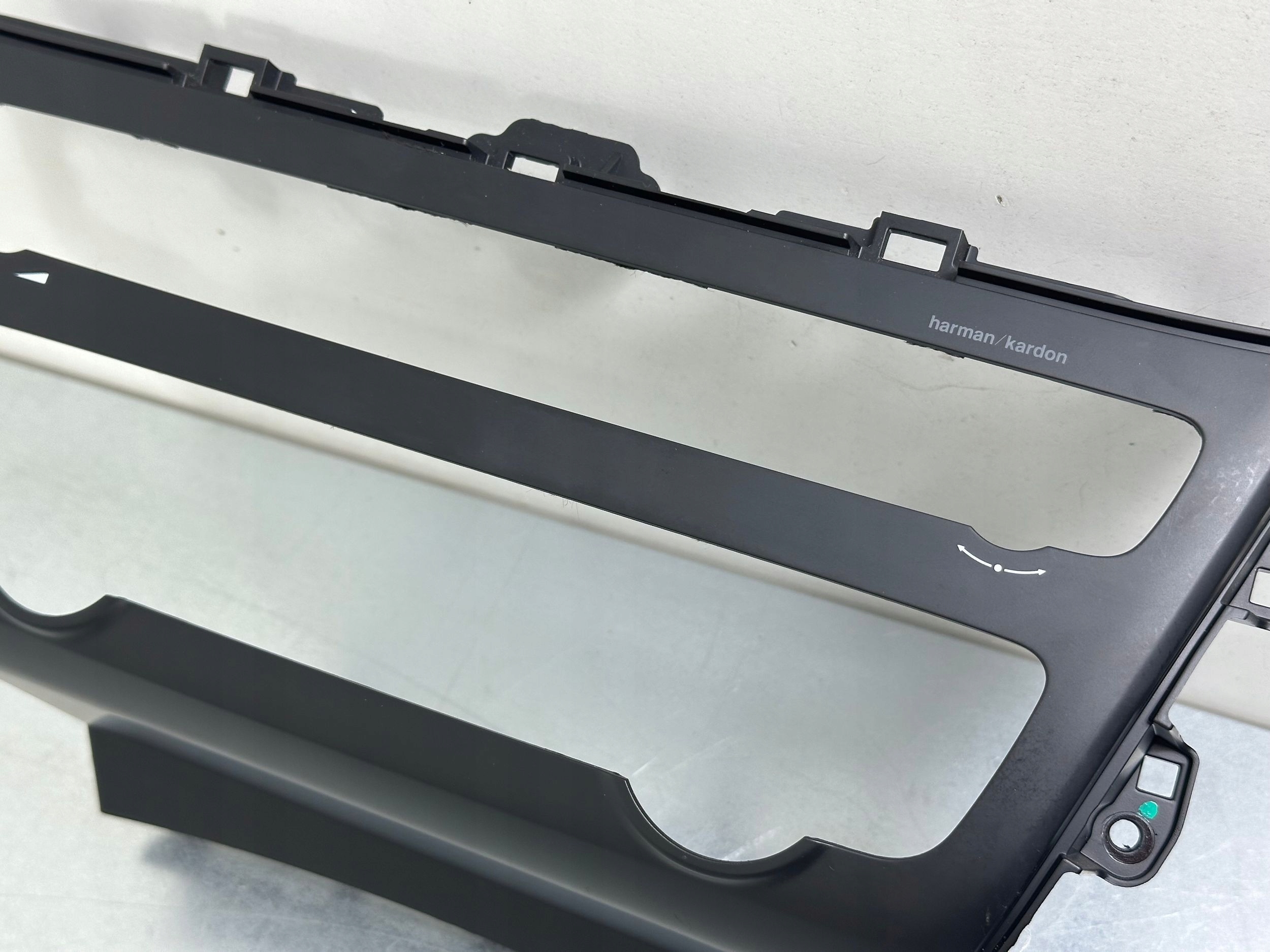 kia OPTIMA 2018 консоль средняя D484730200