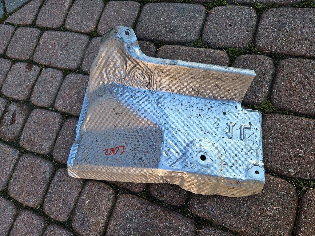 obal kryt termiczna výfuku katalizatora Toyota Corolla E210 E21