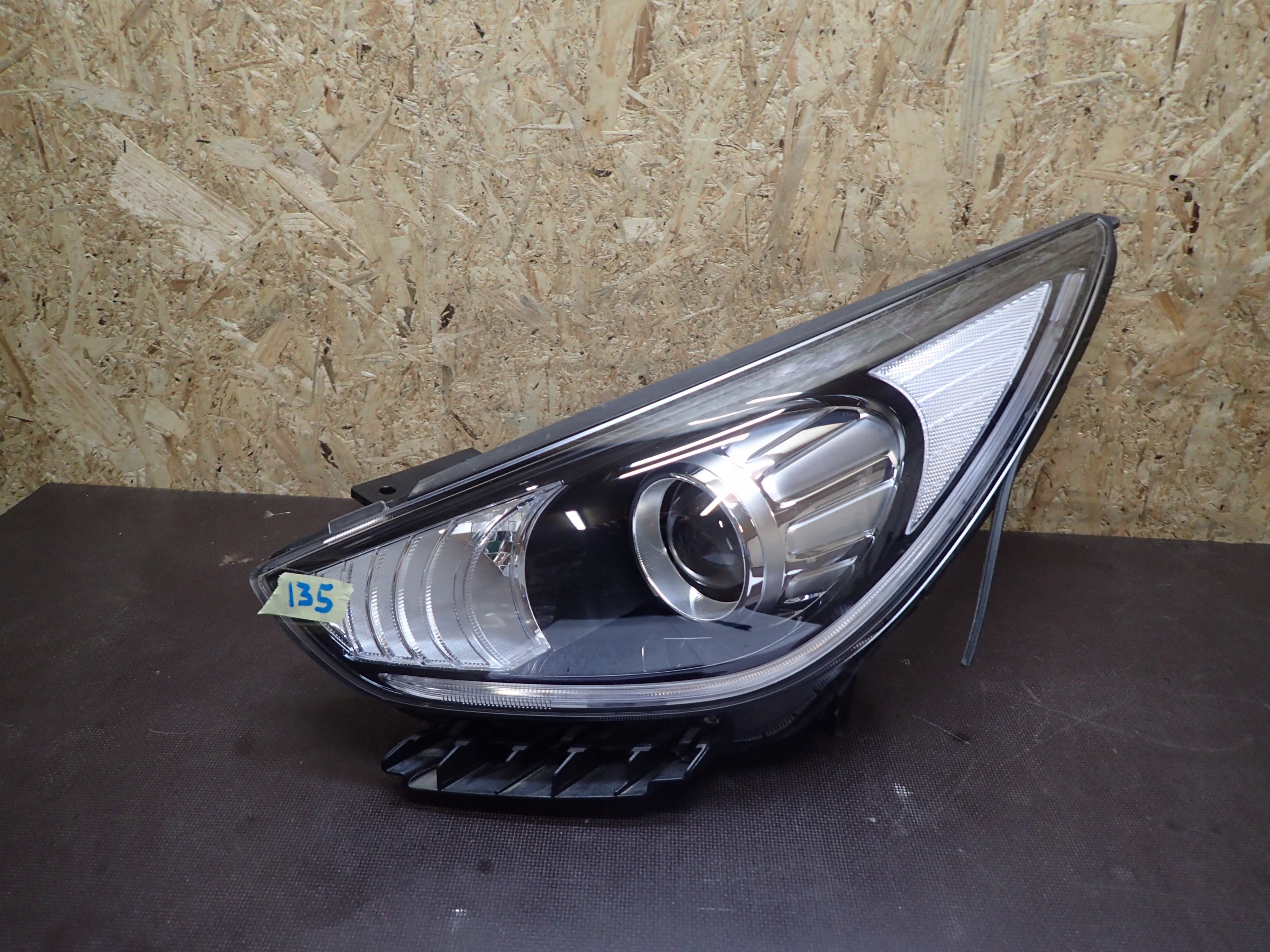 light front left KIA NIRO XENON