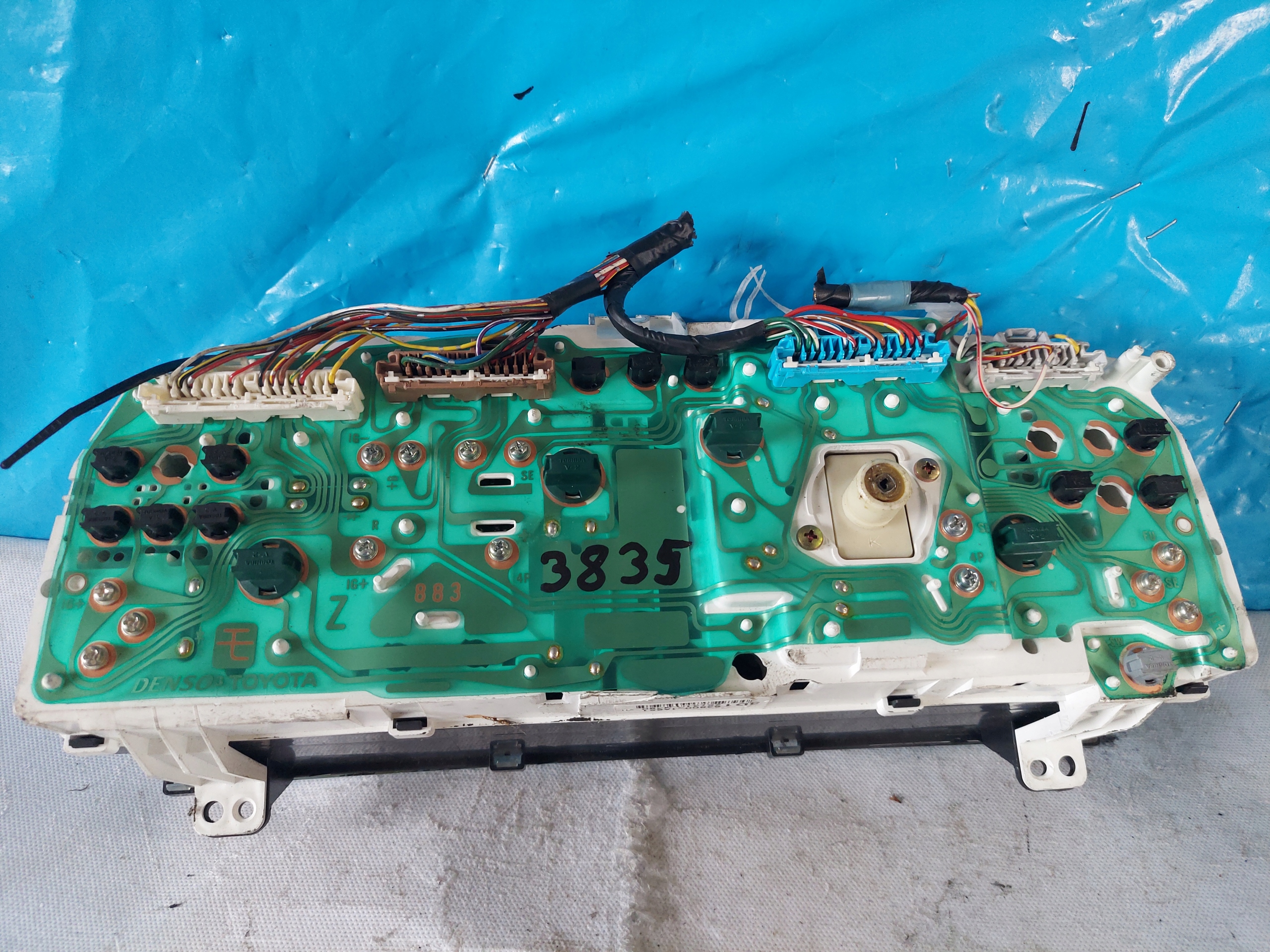 dials clock TOYOTA COROLLA E11 1.4 B 838001A851