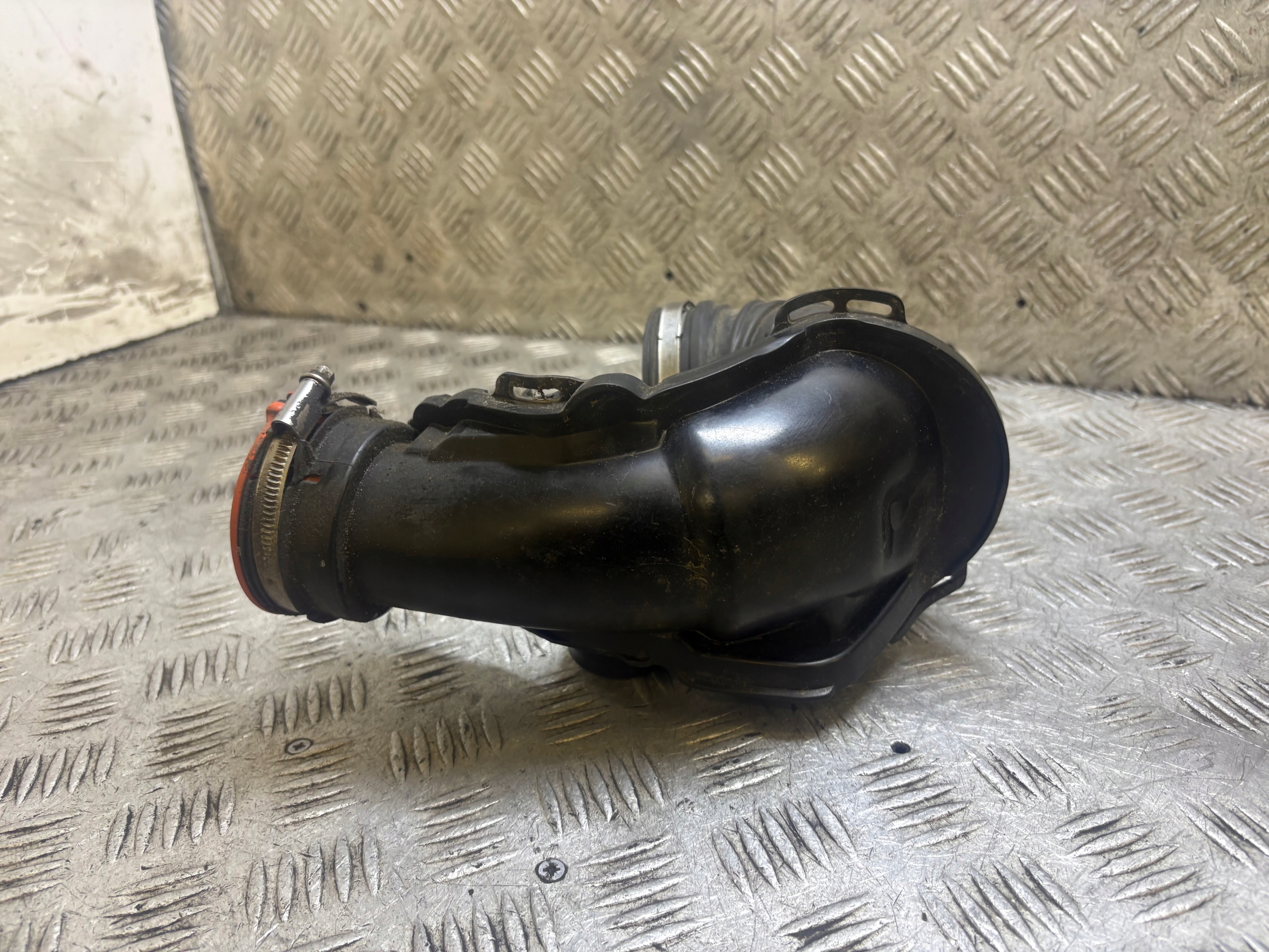 pipe air hose MERCEDES-BENZ C KLASA W205 A0061539728 SP7042 2017 2.2