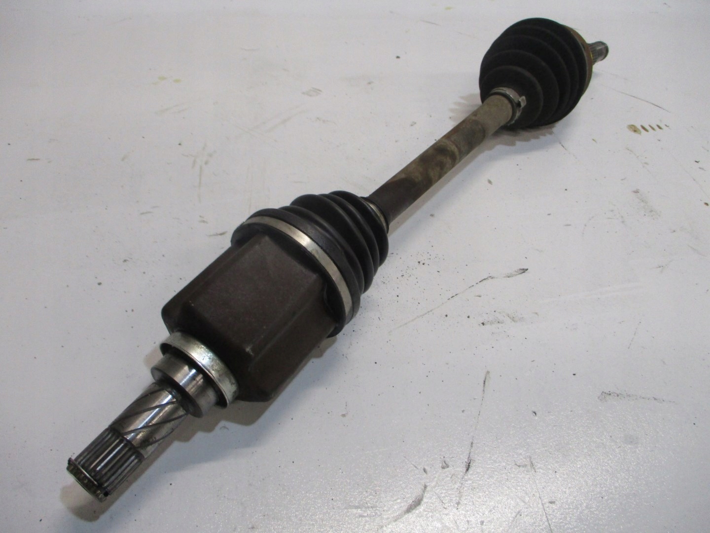 semi-axis front NISSAN JUKE 1.5DCI left