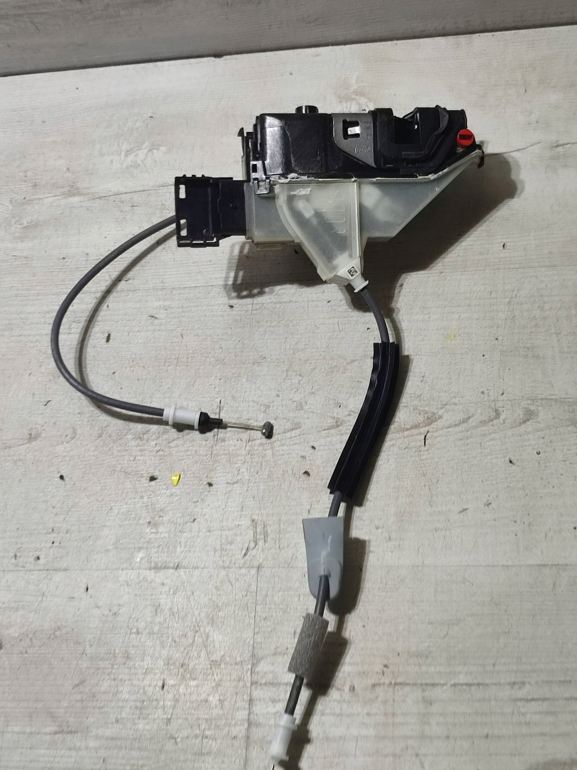 Opel Corsa F 2020 rear part side left lock door