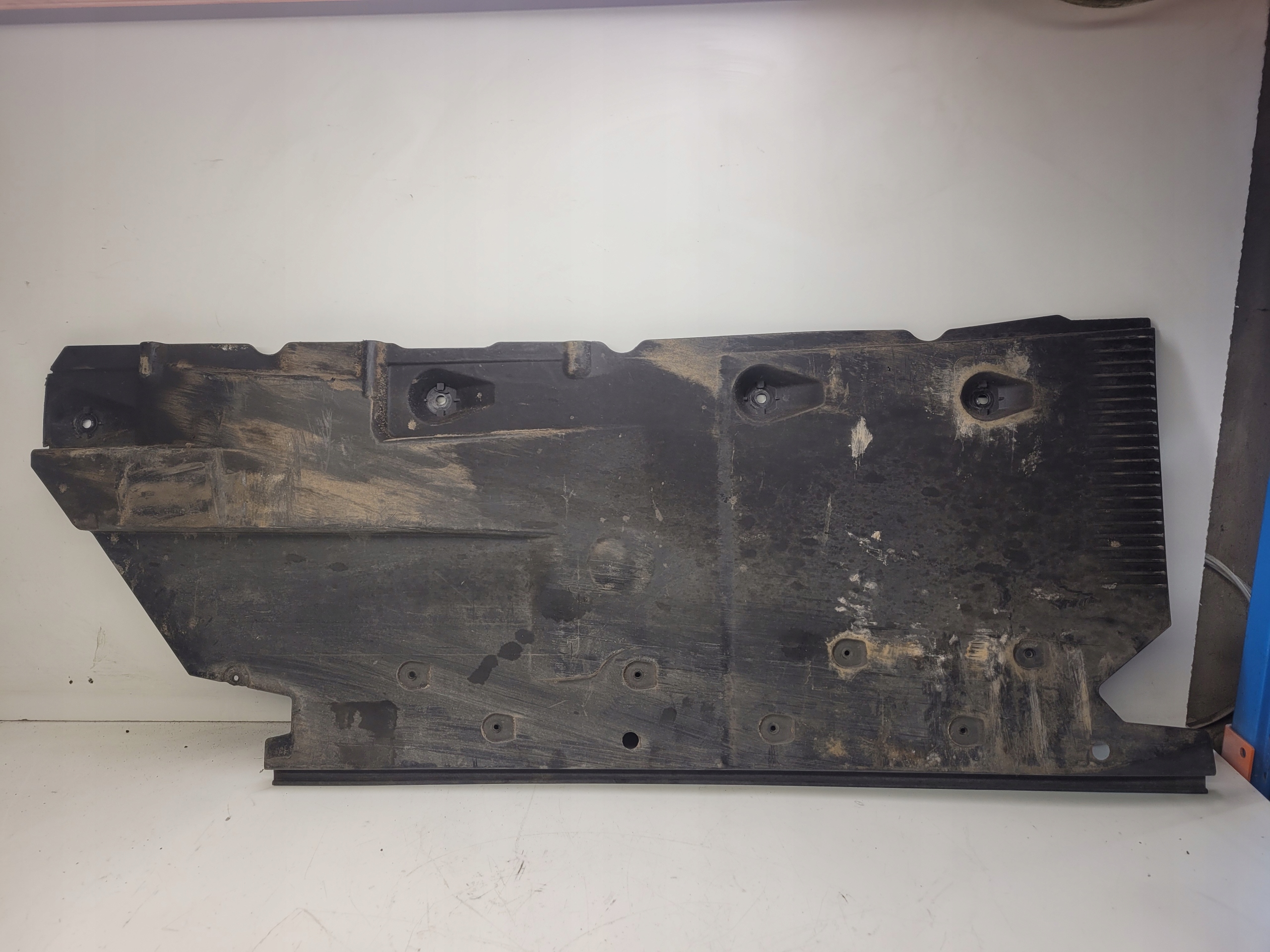 cover chassis right AUDI A3 8P CABRIO 8P7825202D