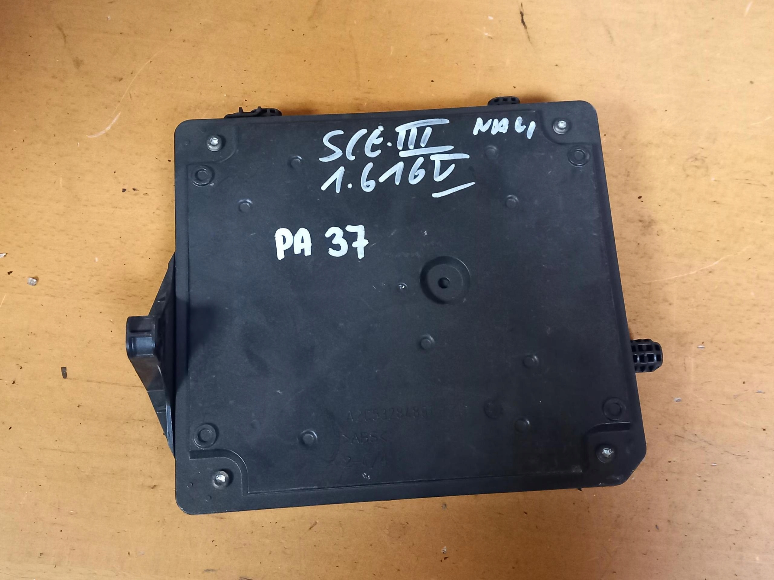 module control unit BCM KOMFORTU RENAULT SCENIC III 284B13640R 08-16