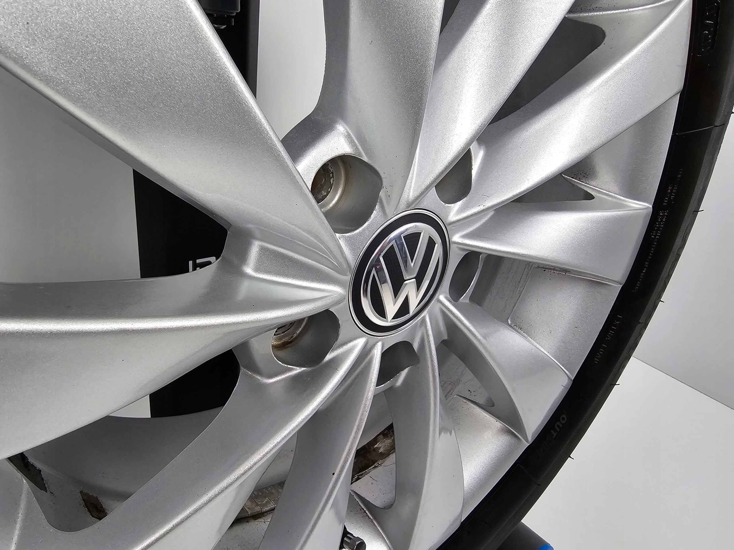 Koła Felgi Volkswagen 16" Golf Eos Passat Transporter Marka opon Dayton