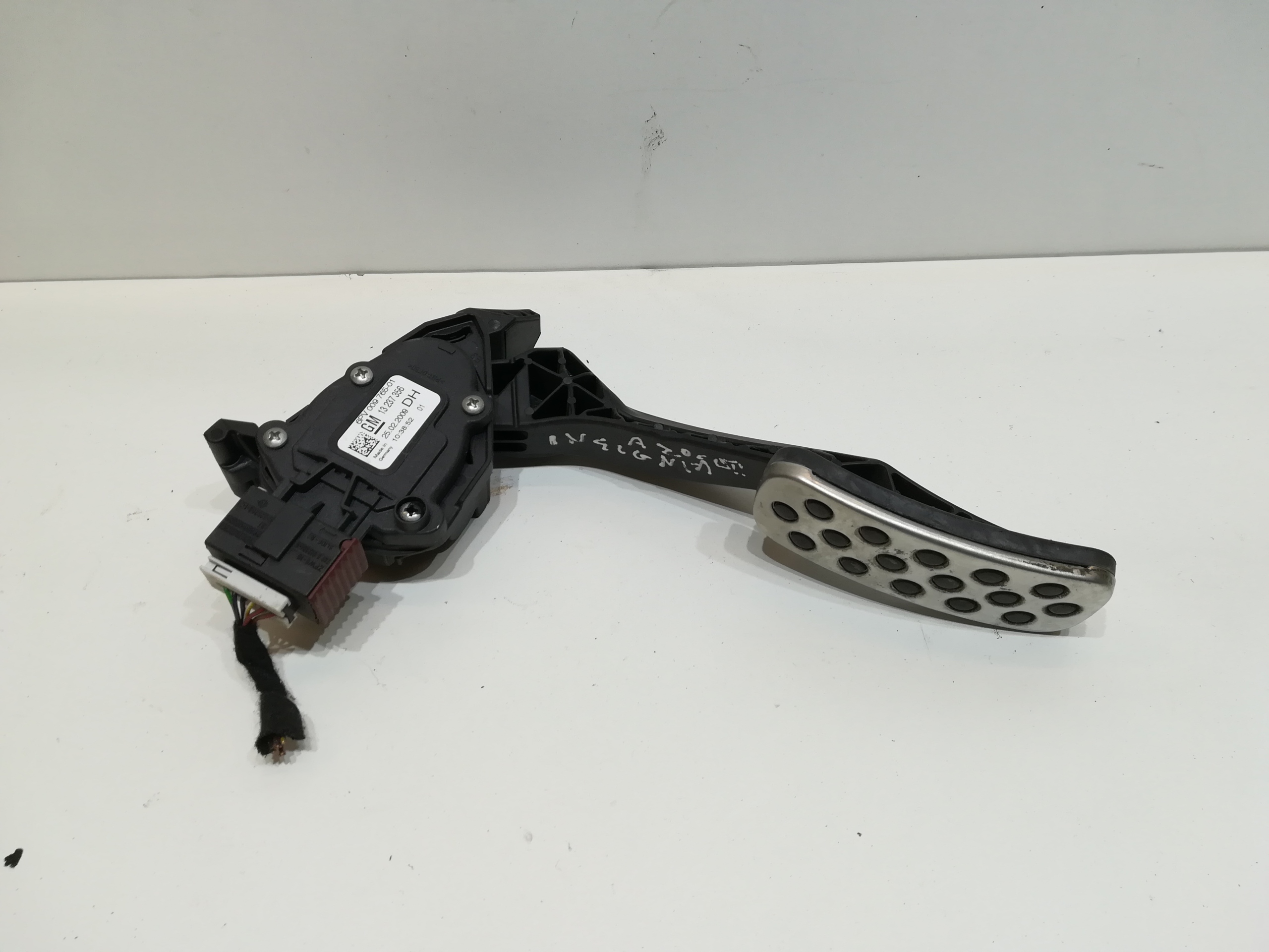 PEDAŁ POTENCJOMETR GAZU OPEL INSIGNIA A 2.0 CDTI