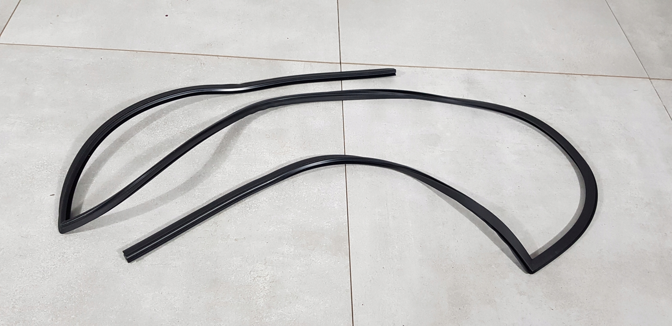 KIA PRO CEED 07-13 USZCZELKA SZYBY CZOŁOWEJ