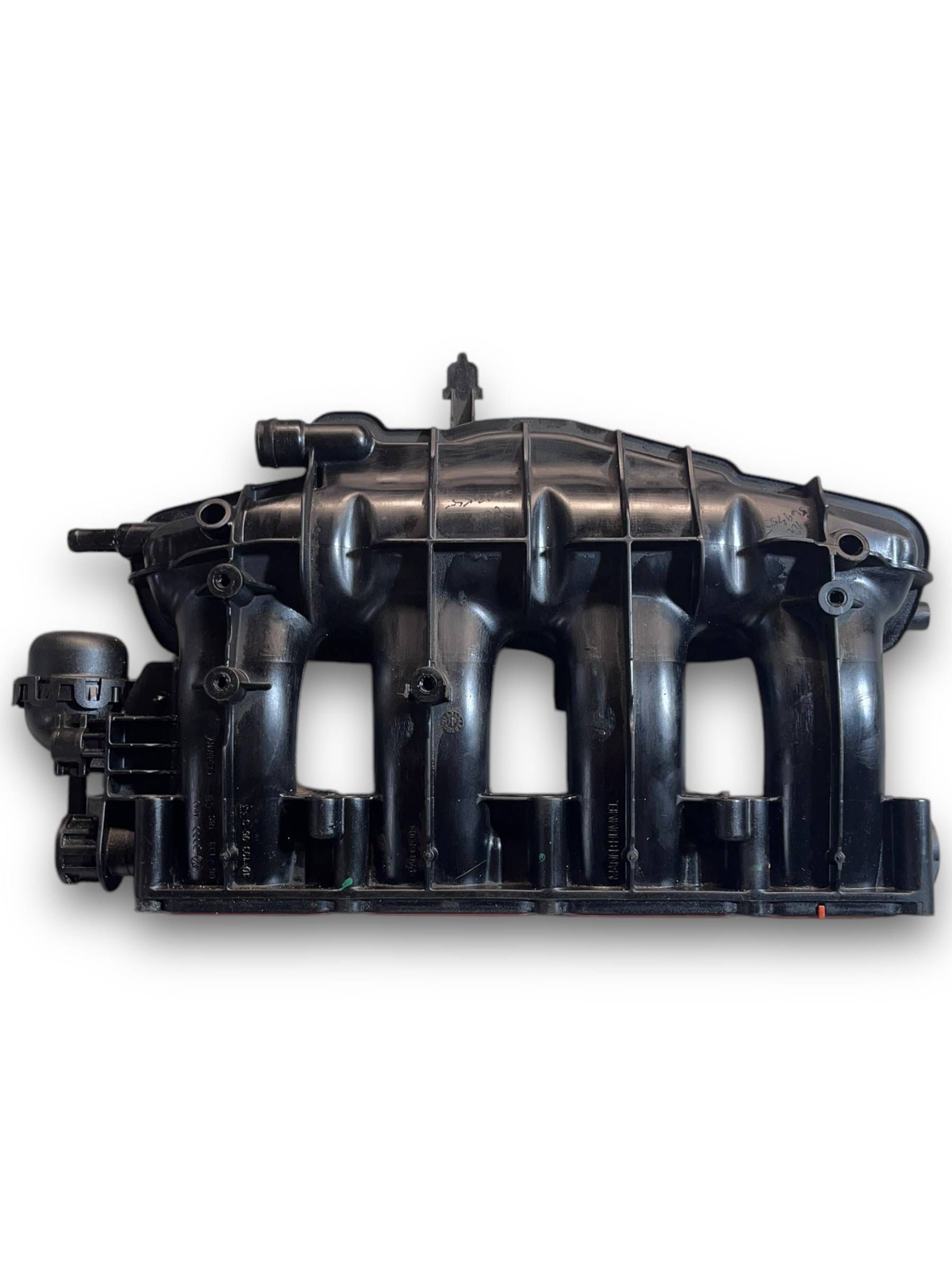 AUDI A4 B8 2.0 TFSI intake manifold 06133185 !J