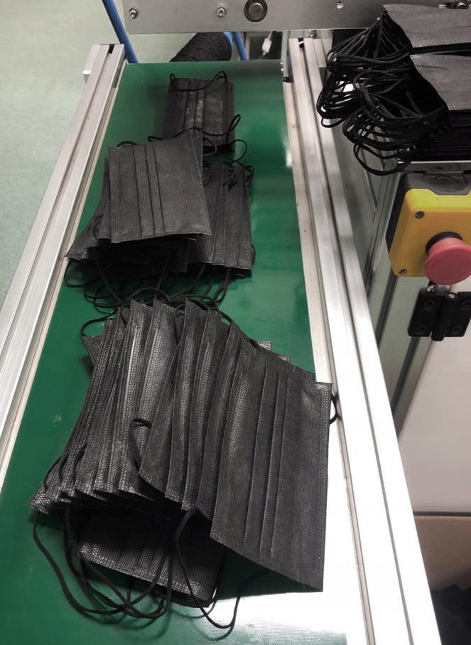 POLSKIE MASKI MASECZKI MEDYCZNE ATEST 99.7% CZARNE EAN (GTIN) 5903824508095