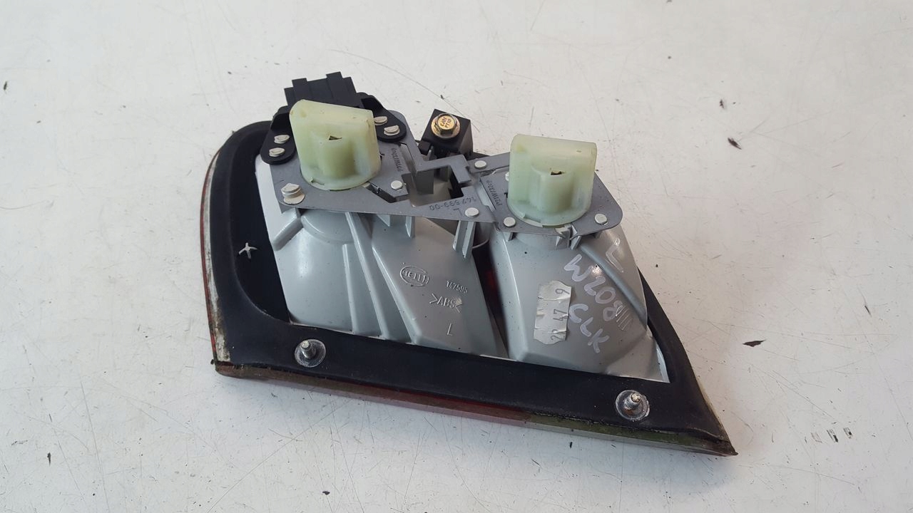 light rear part rear left to the bonnet Mercedes 208 CLK