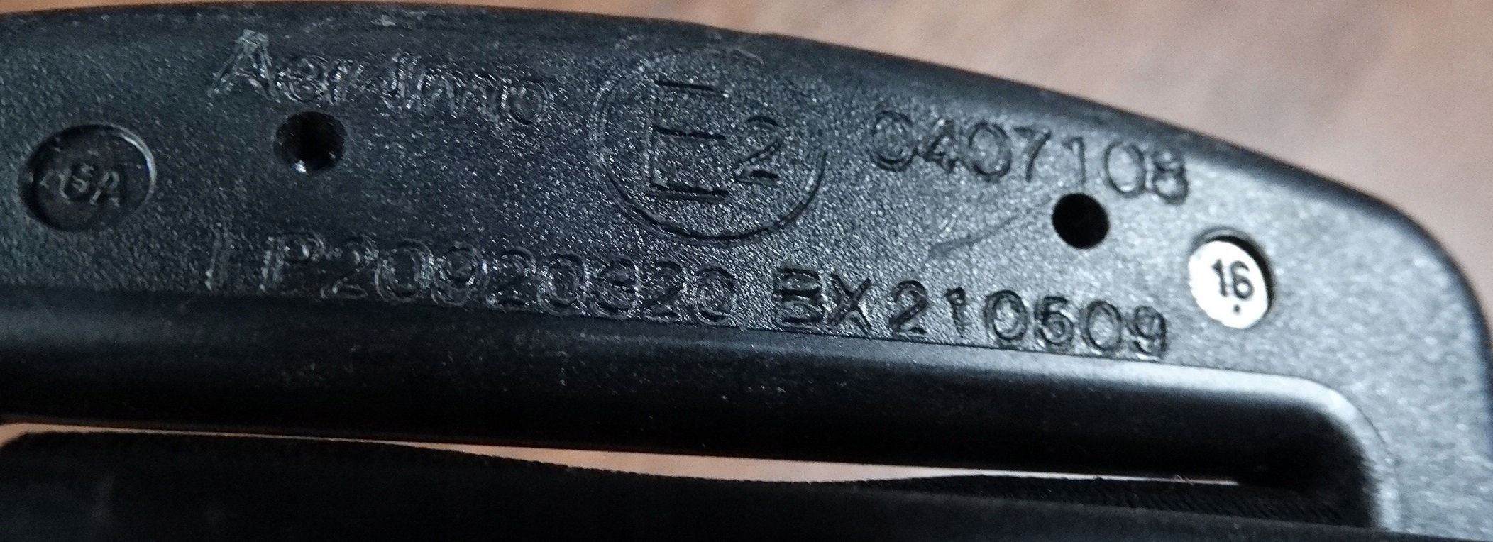 GURTEN SPANNER HECK LINKS MASERATI GRANTURISMO 1