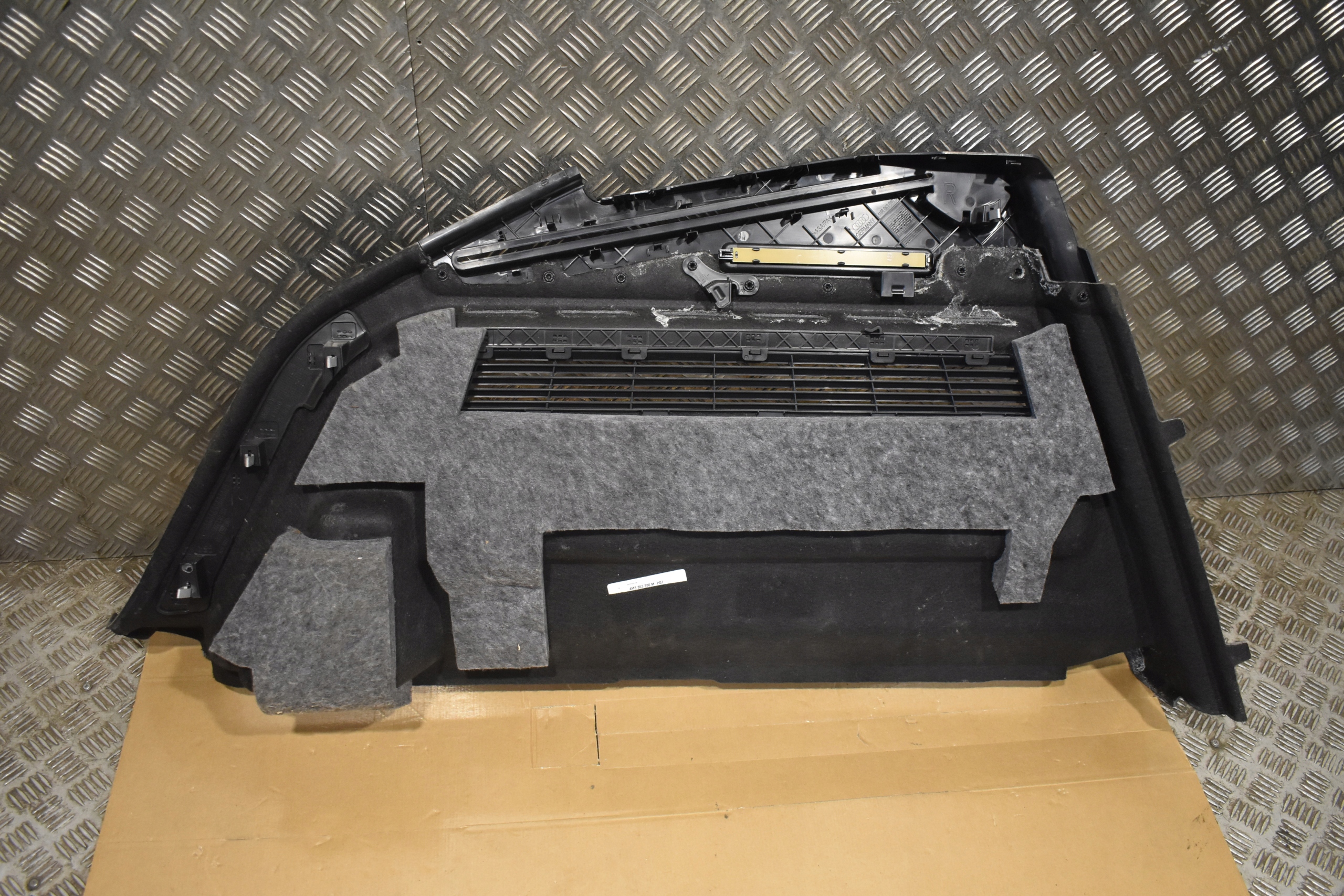 IDEALNY boot upholstery right AUDI Q8 1