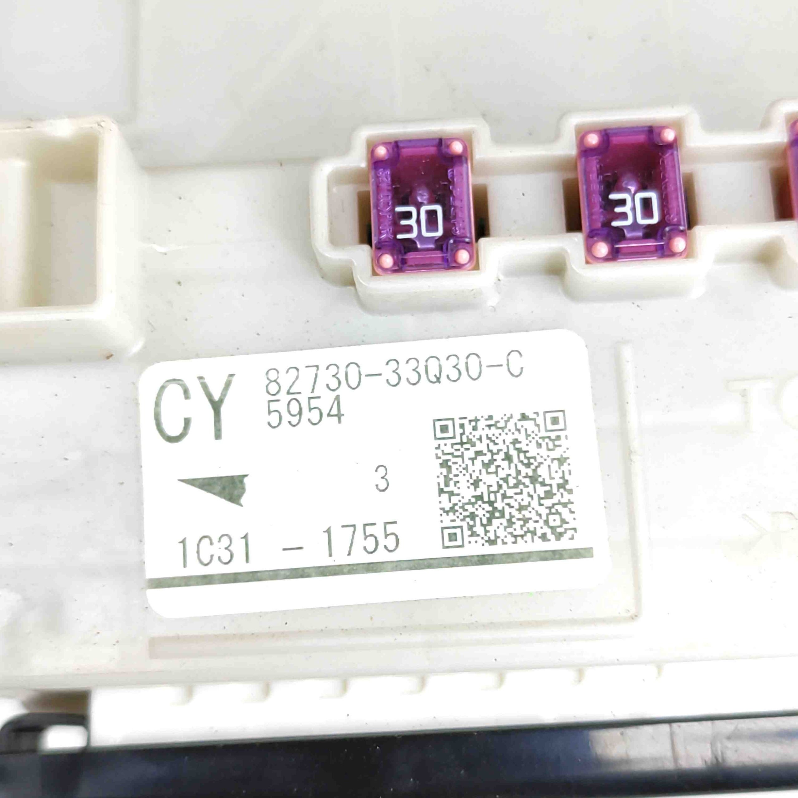 lexus ES 250 - 300 - 330 2021 рамка / модуль предохранителей