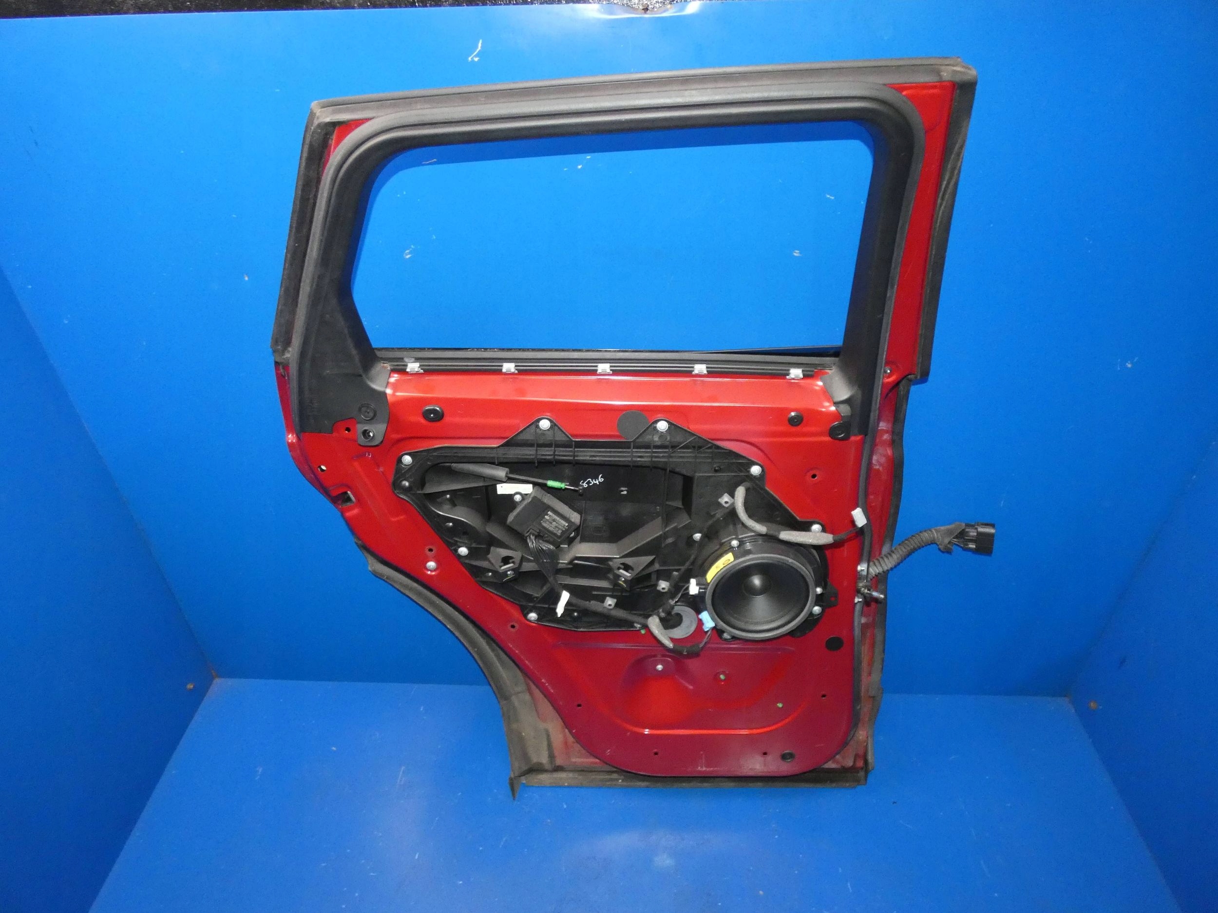 RANGE ROVER EVOQUE and L538 door left rear part rear. 868 complete