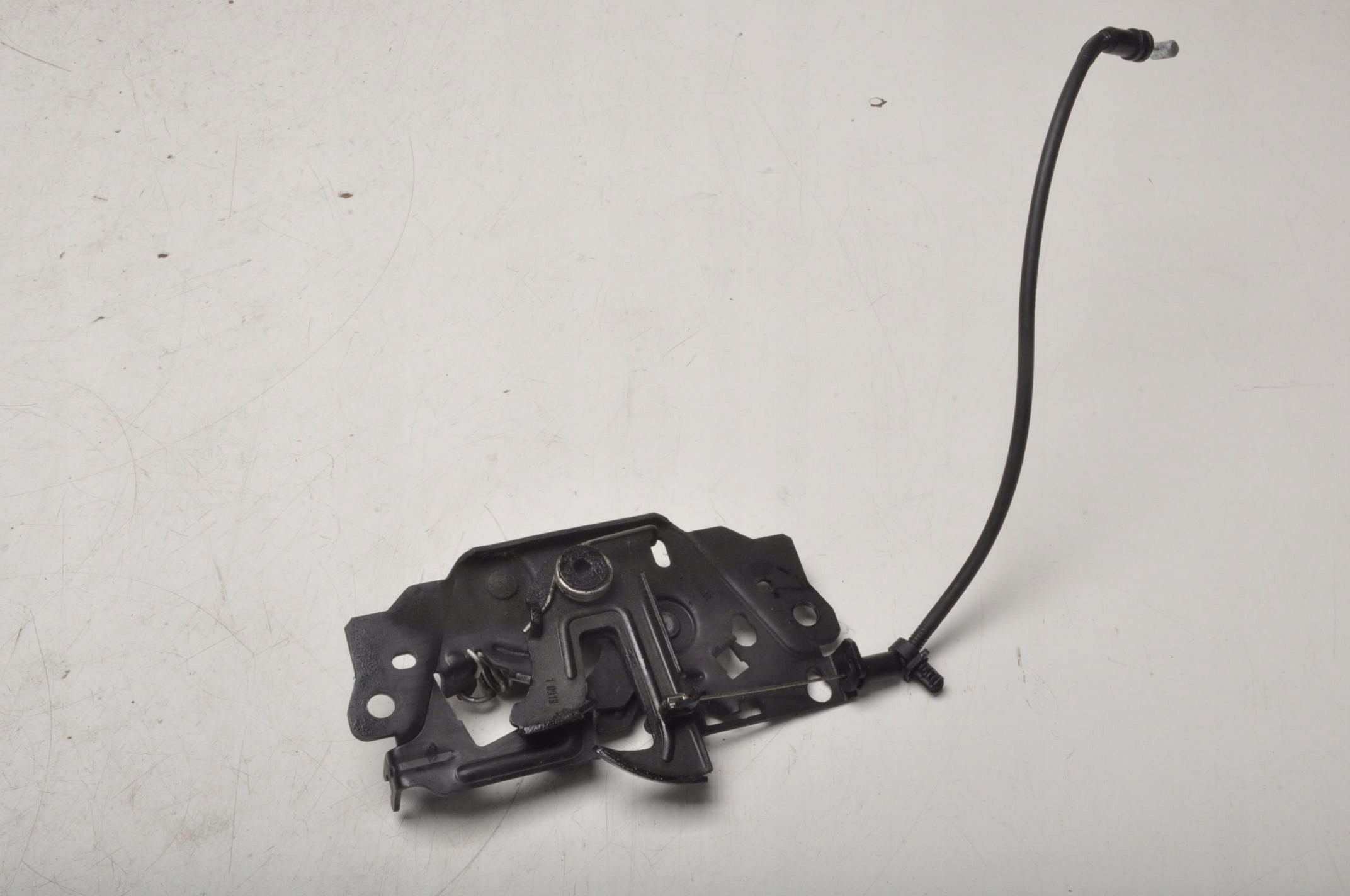 KUGA MK2 ЛИФТ ТРОС ЗАМОК КАПОТ BM5A-16700-BG