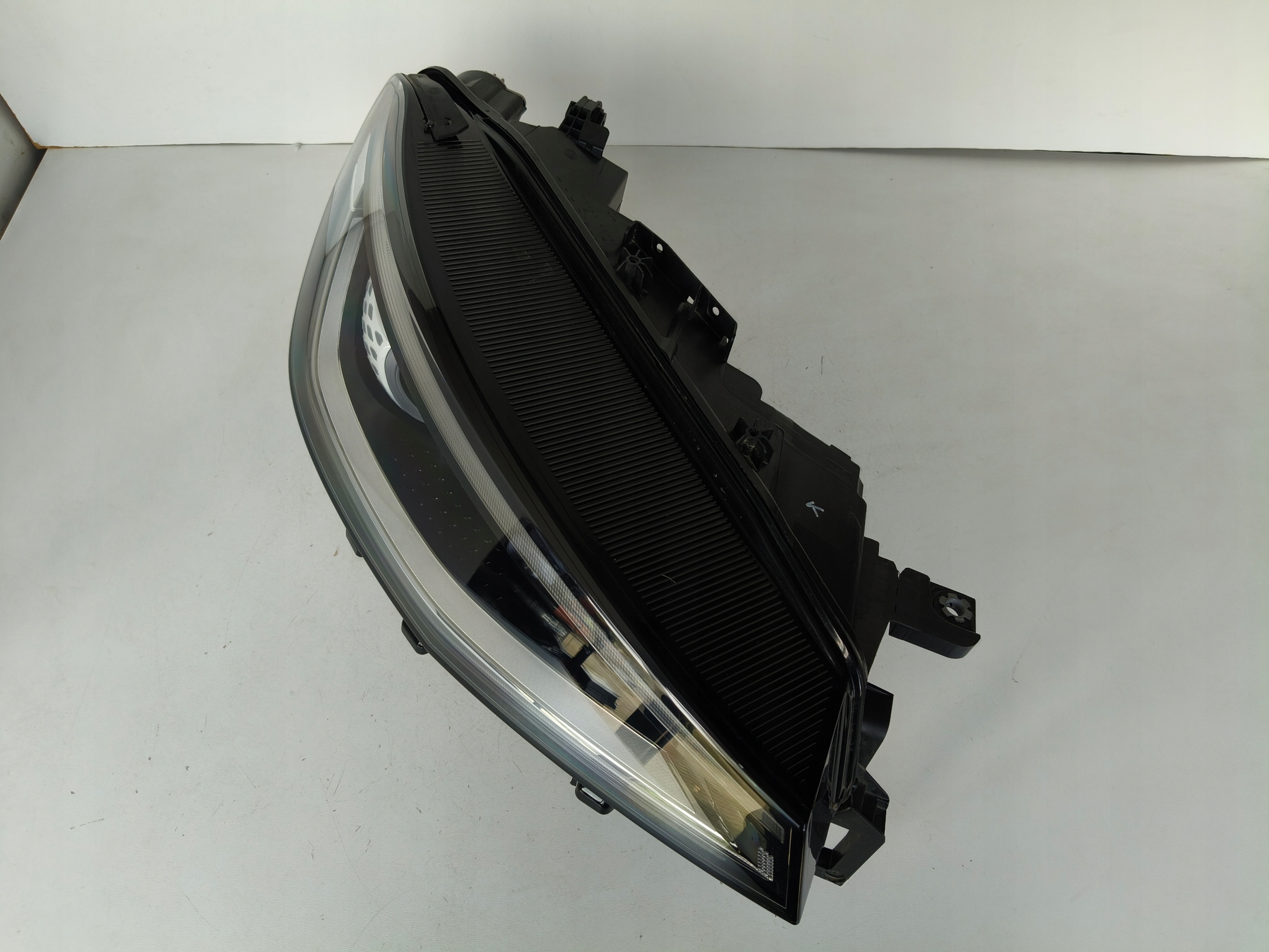 light right REFLEKTOR VW ID4 11A 21- FULL LED
