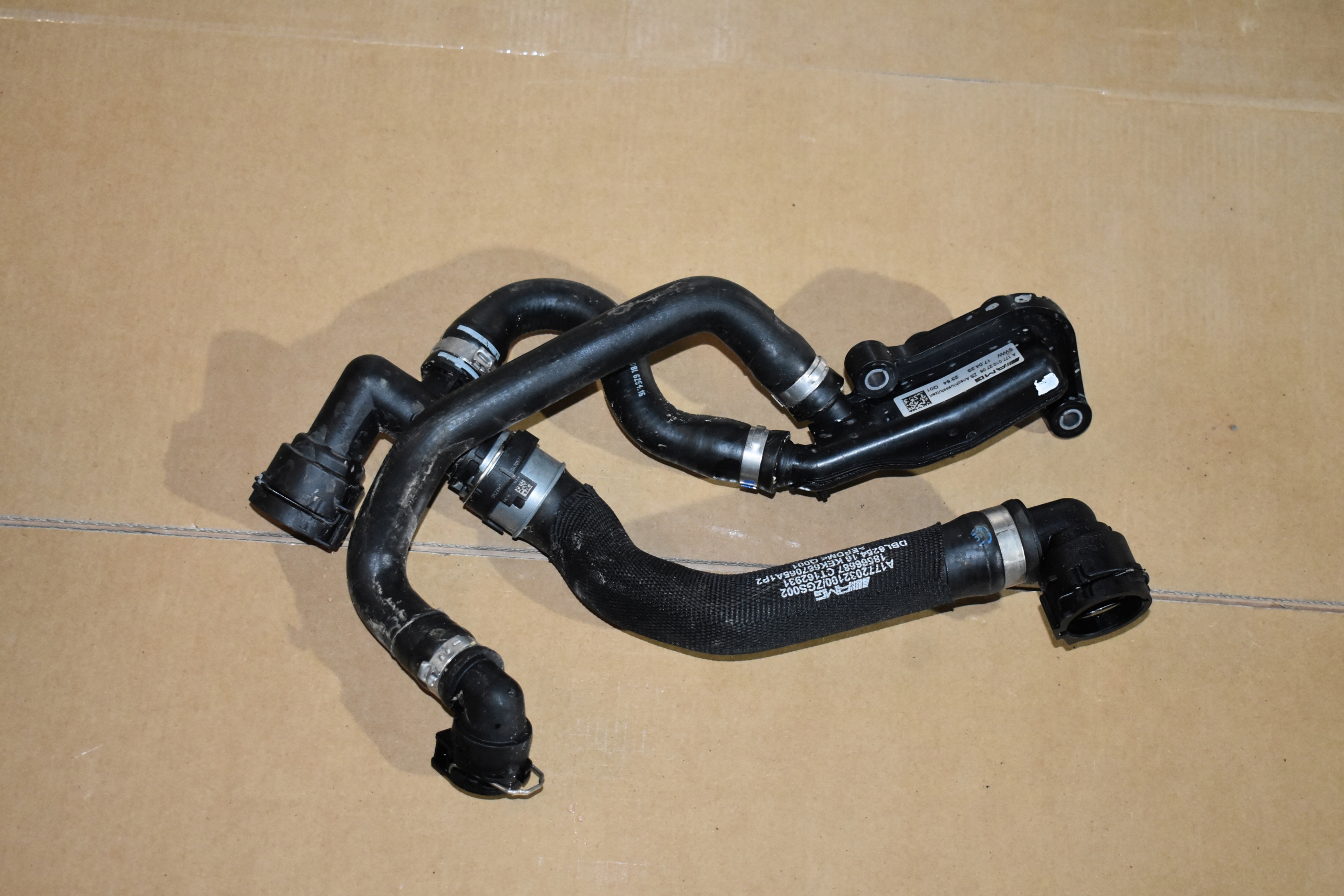 IDEALNE crijeva vode alternatora MERCEDES W177 1
