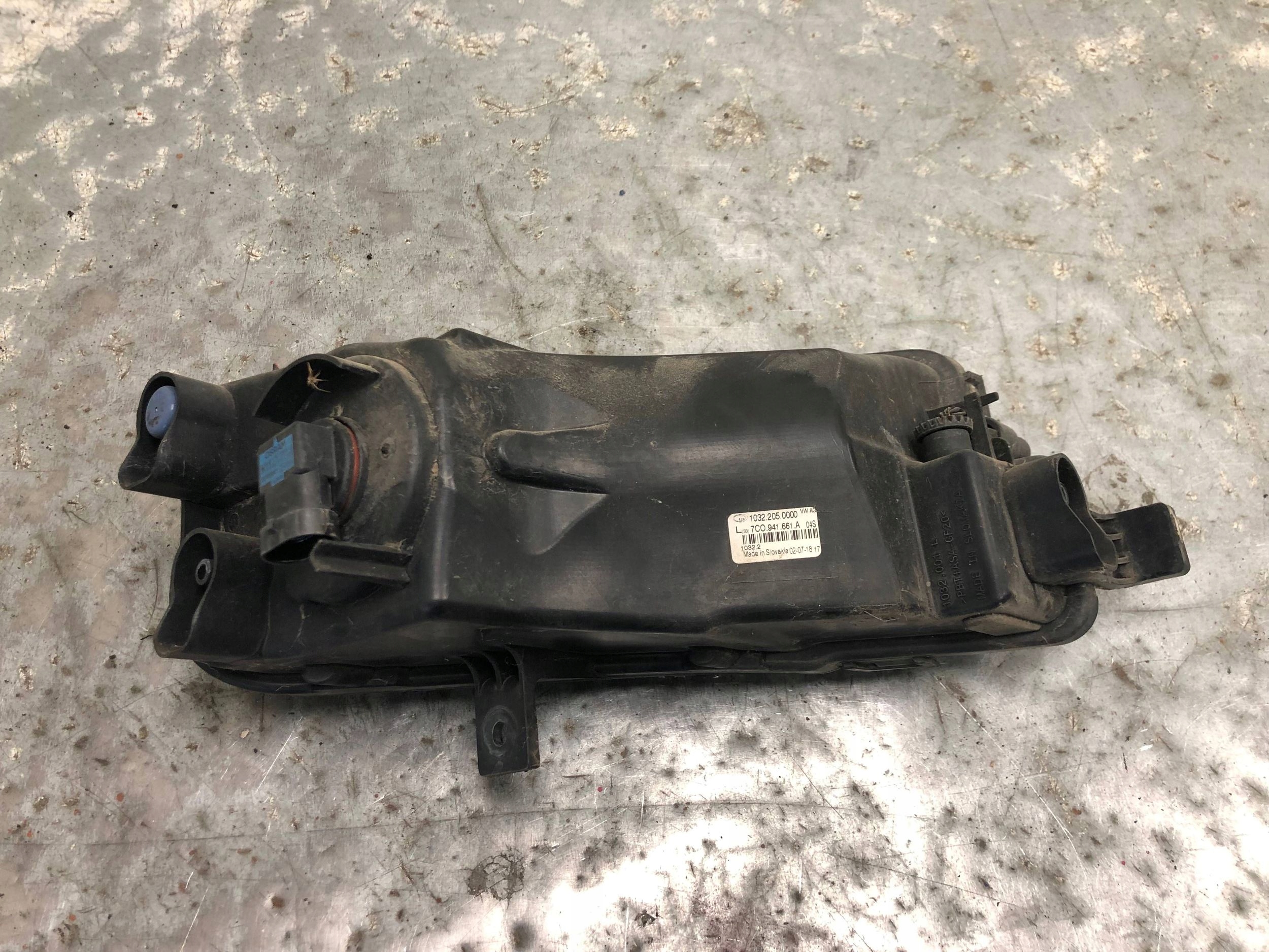 fog light left front VW CRAFTER II 7C0941661A