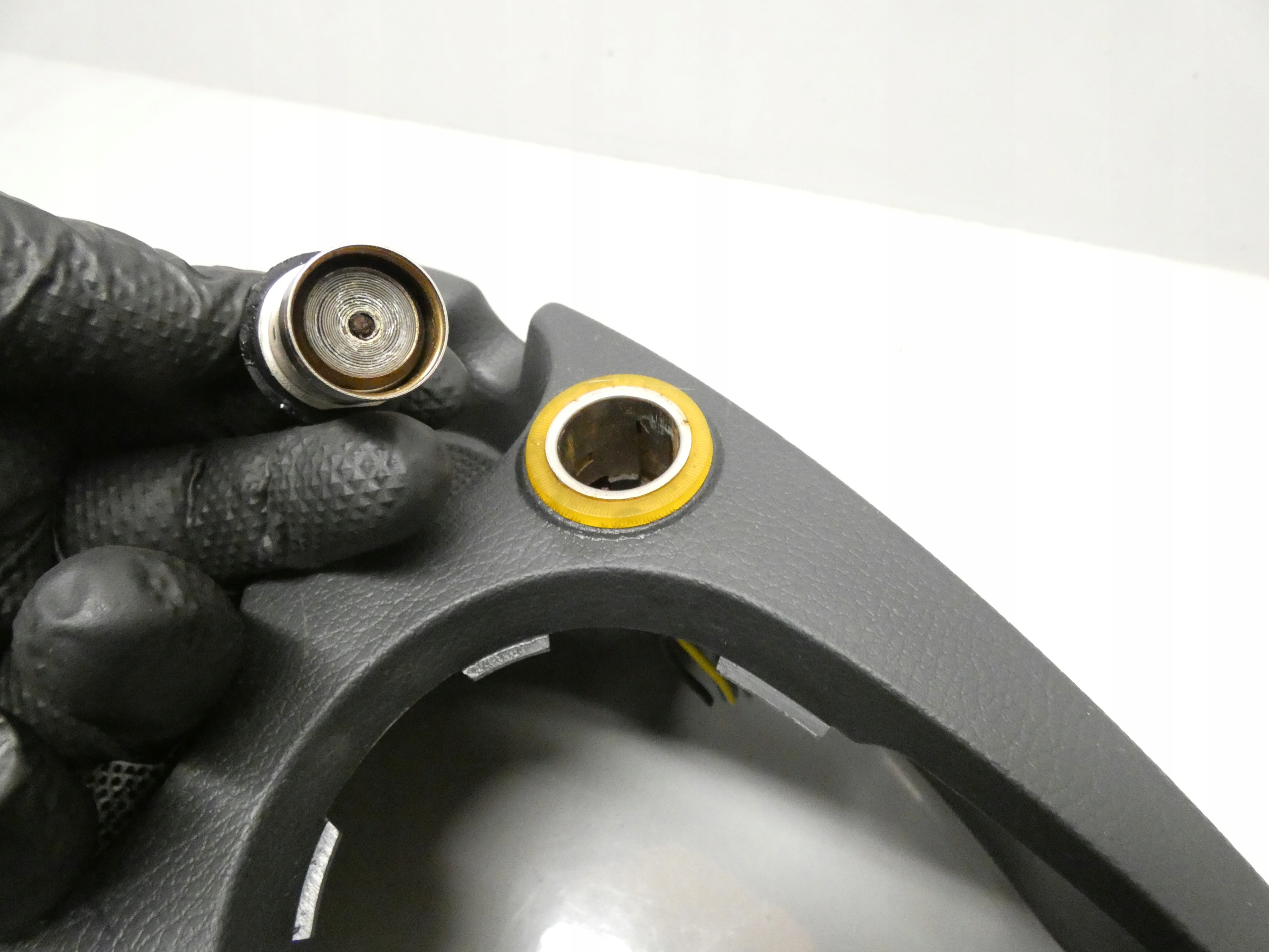 TUNEL central bracket for KUBKI DACIA LOGAN and LS MCV 04-12