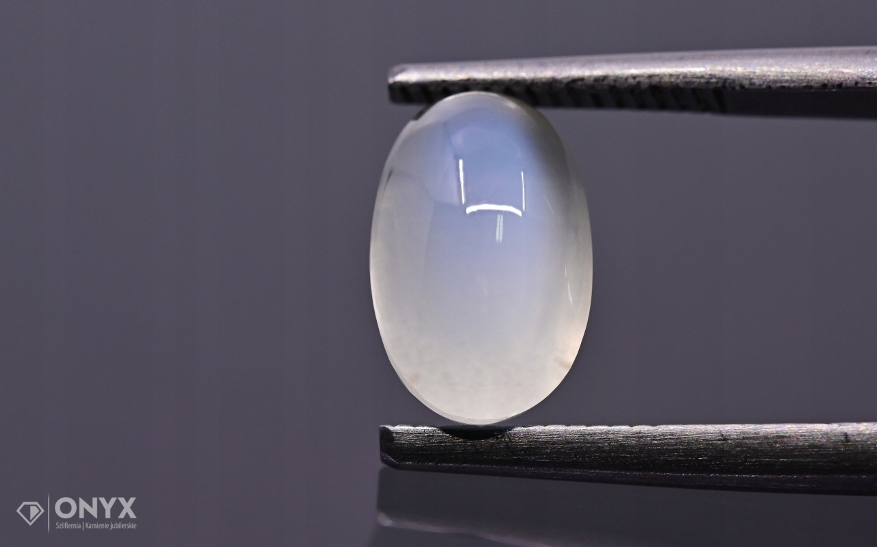 Měsíční kámen kabošon ovál 10x6 mm