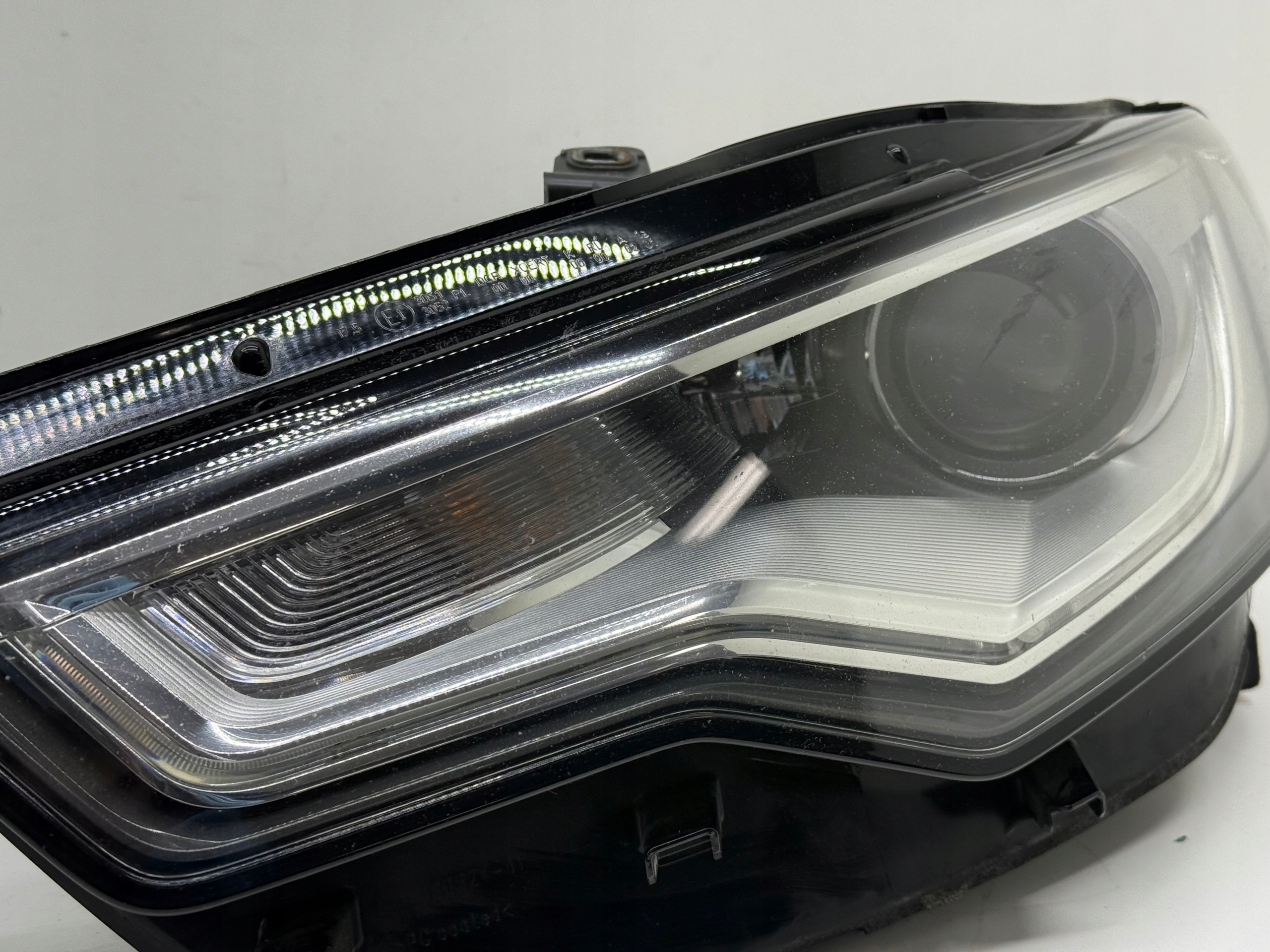 AUDI A6 C7 light reflektor left front BI-XENON XENON original!