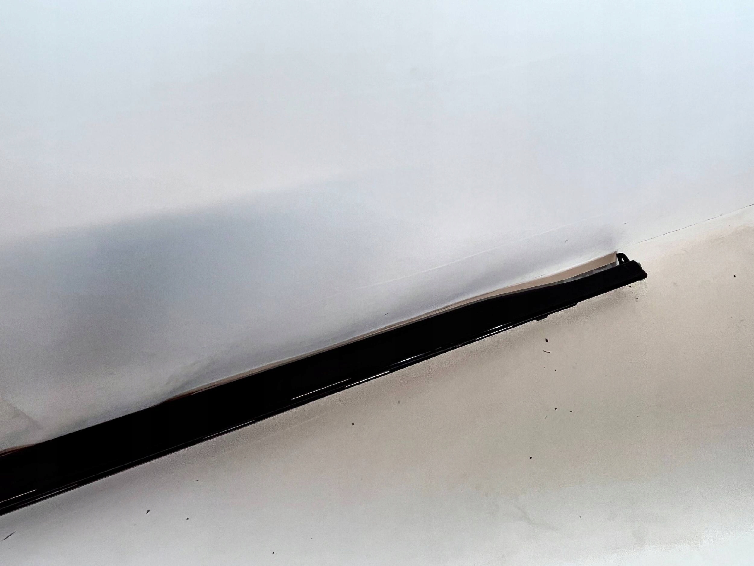 moulding threshold right side Volkswagen Golf VIII 5H0853288A
