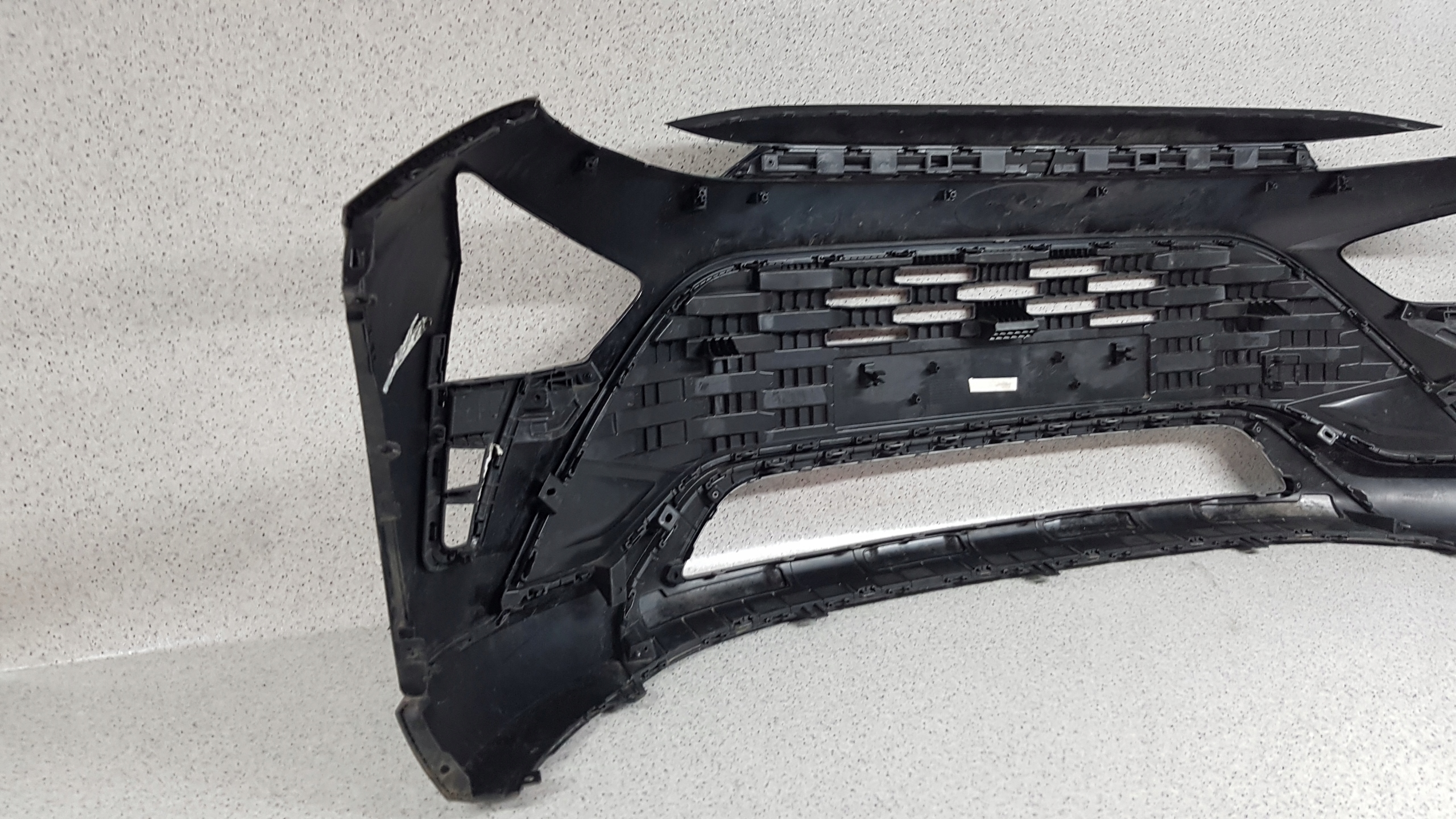 HYUNDAI BAYON 2021 - bumper front 8742