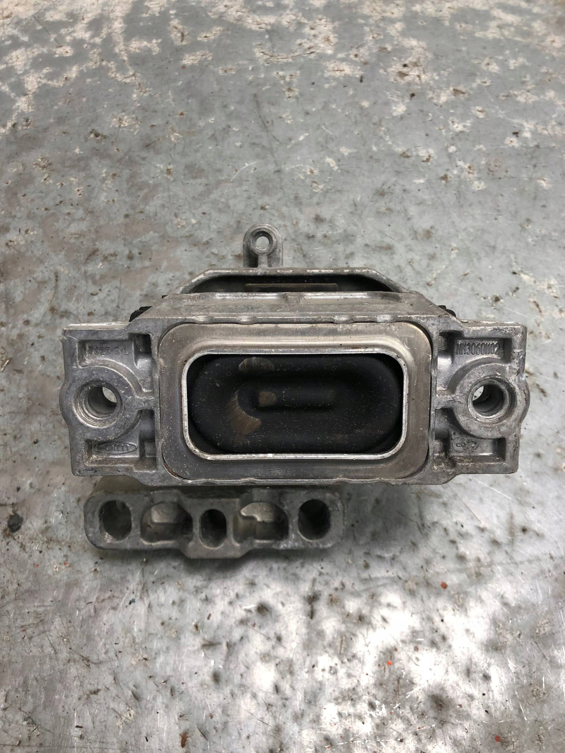 holder engine mount VW SKODA AUDI 1K0199262CB