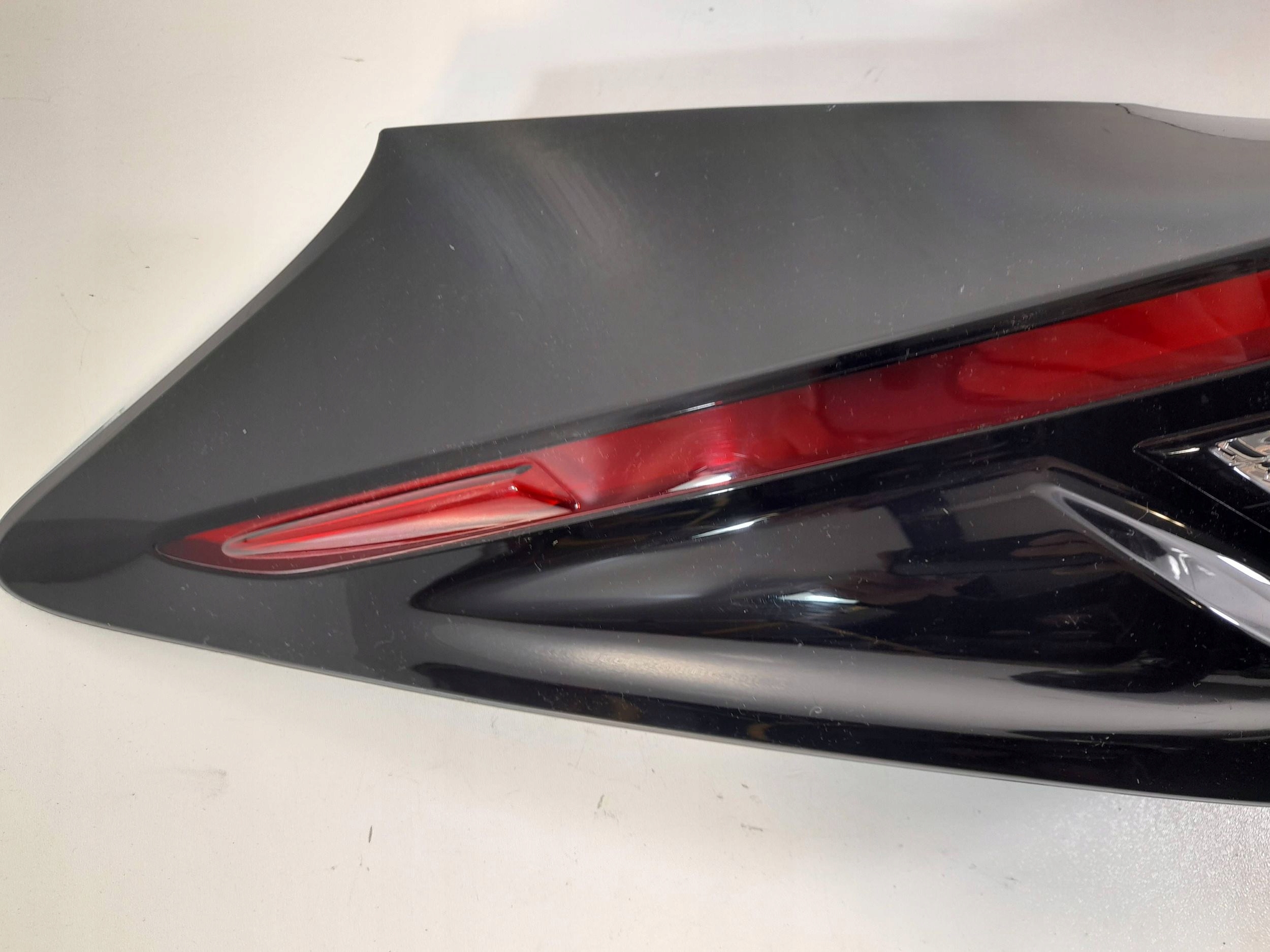Toyota Yaris Cross light rear left 815500DE20 (R589)