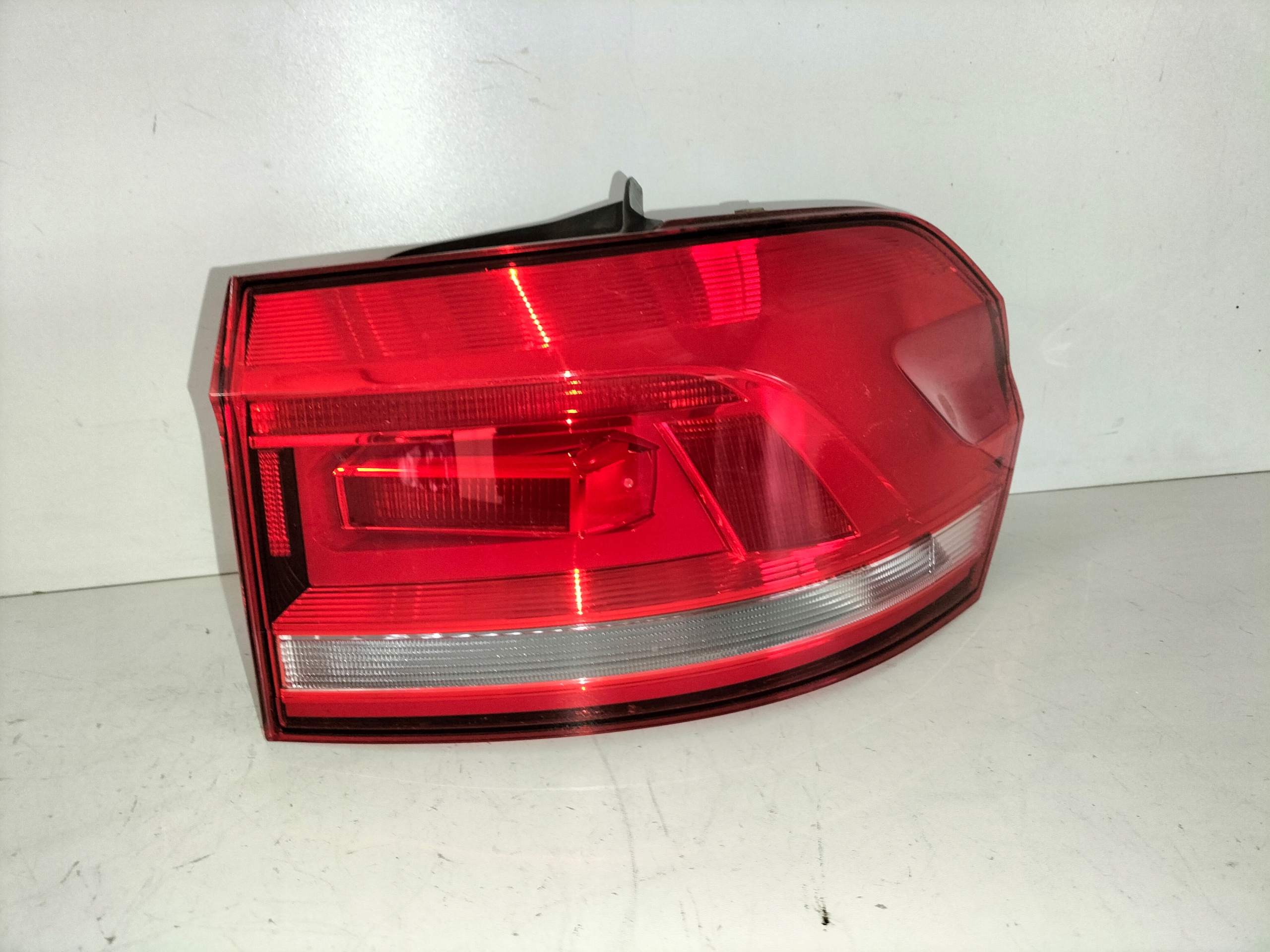 light rear rear part right VW TOURAN III 15