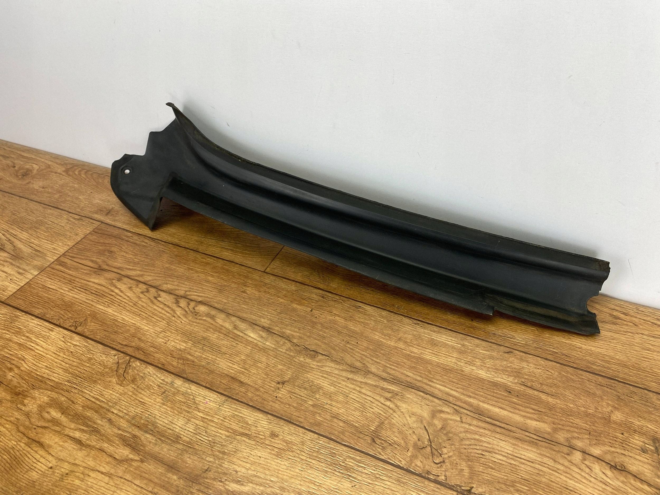 torpedo left Cadillac Escalade IV 2015+