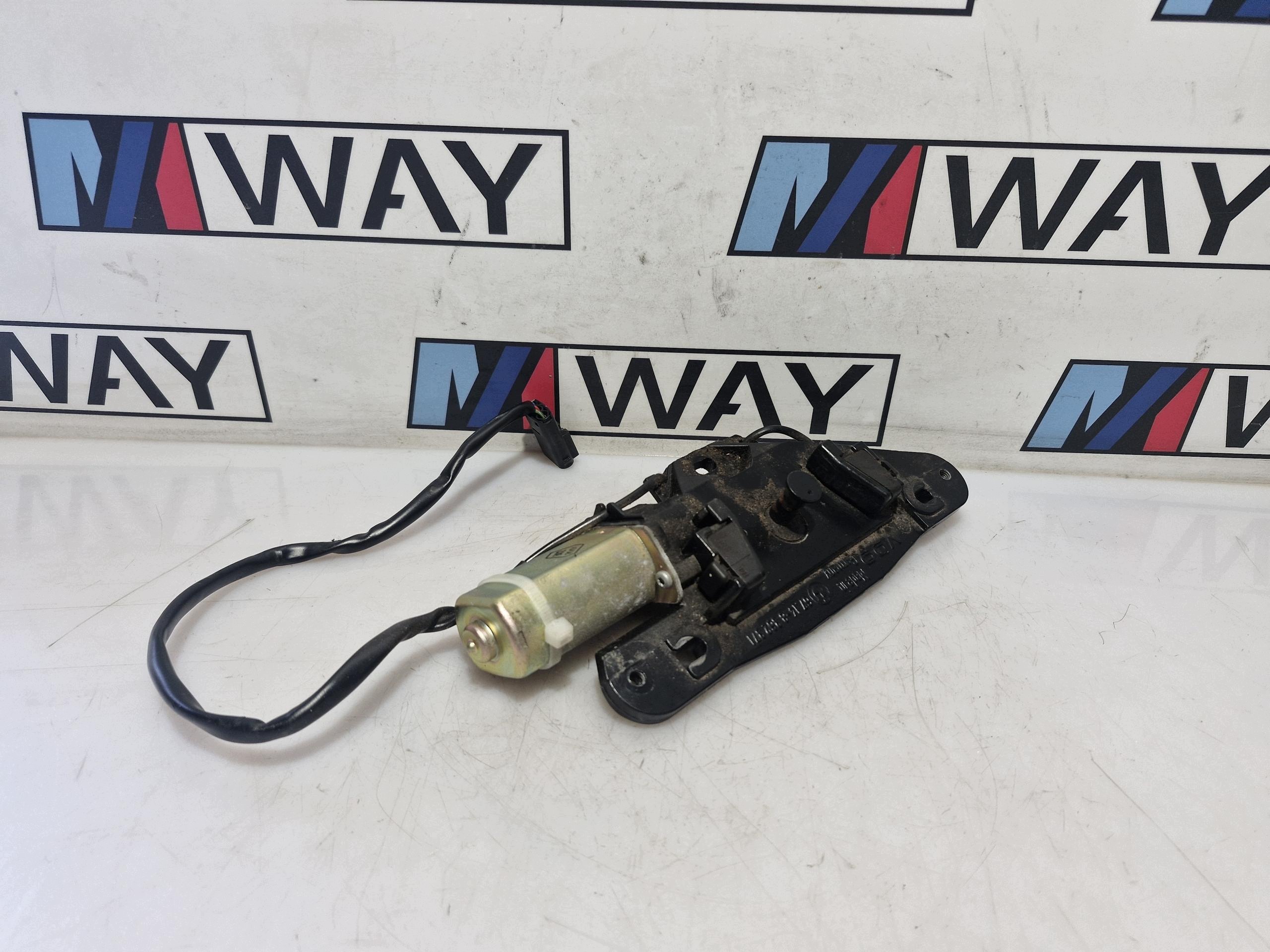 8362371 BMW E39 lock DOCIAG bonnet TYLNEIJ boot