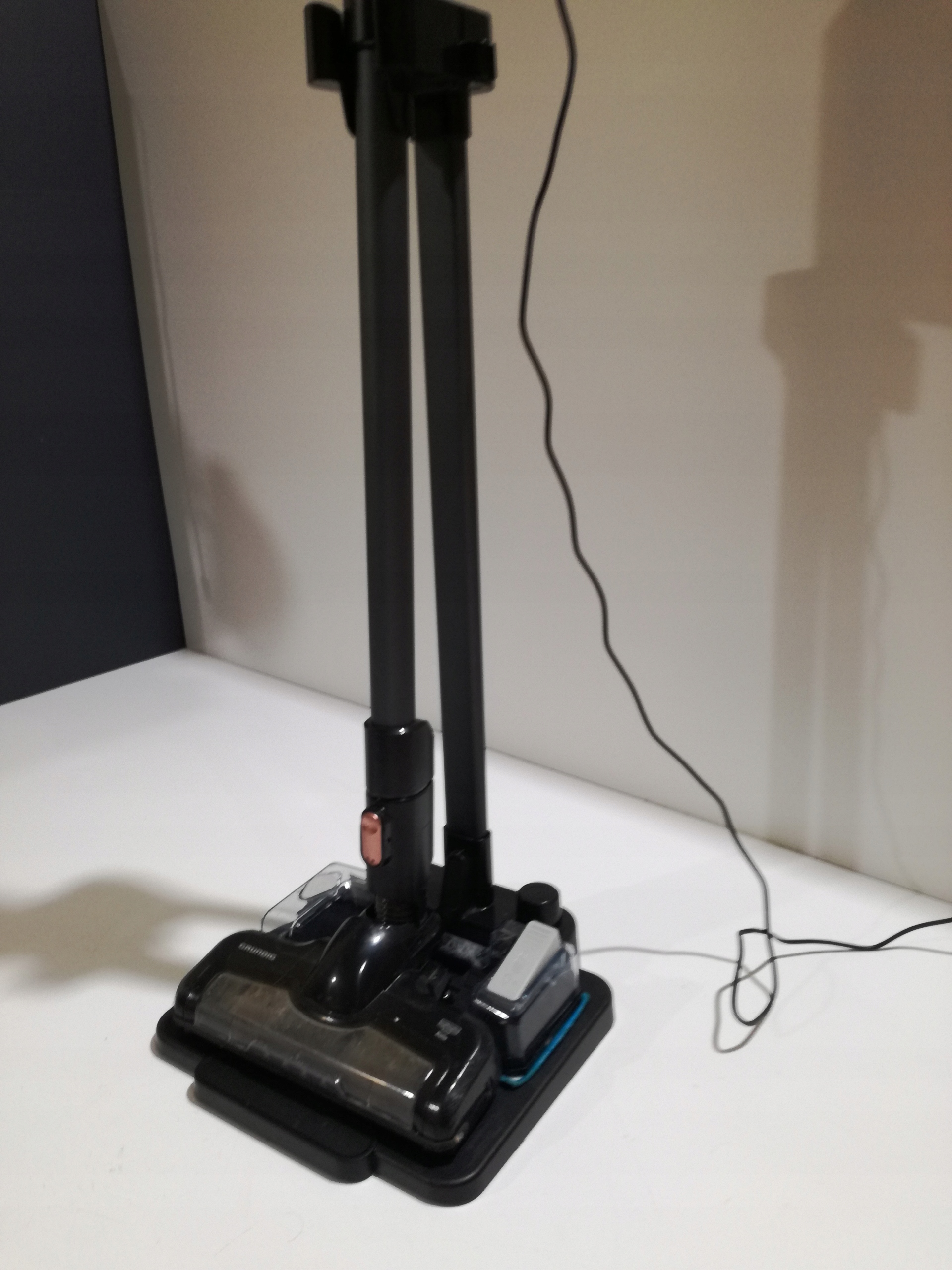 GRUNDIG VCP 5030 akumulatorowy odkurzacz pionowy Pojemność zbiornika na kurz 0.7 l