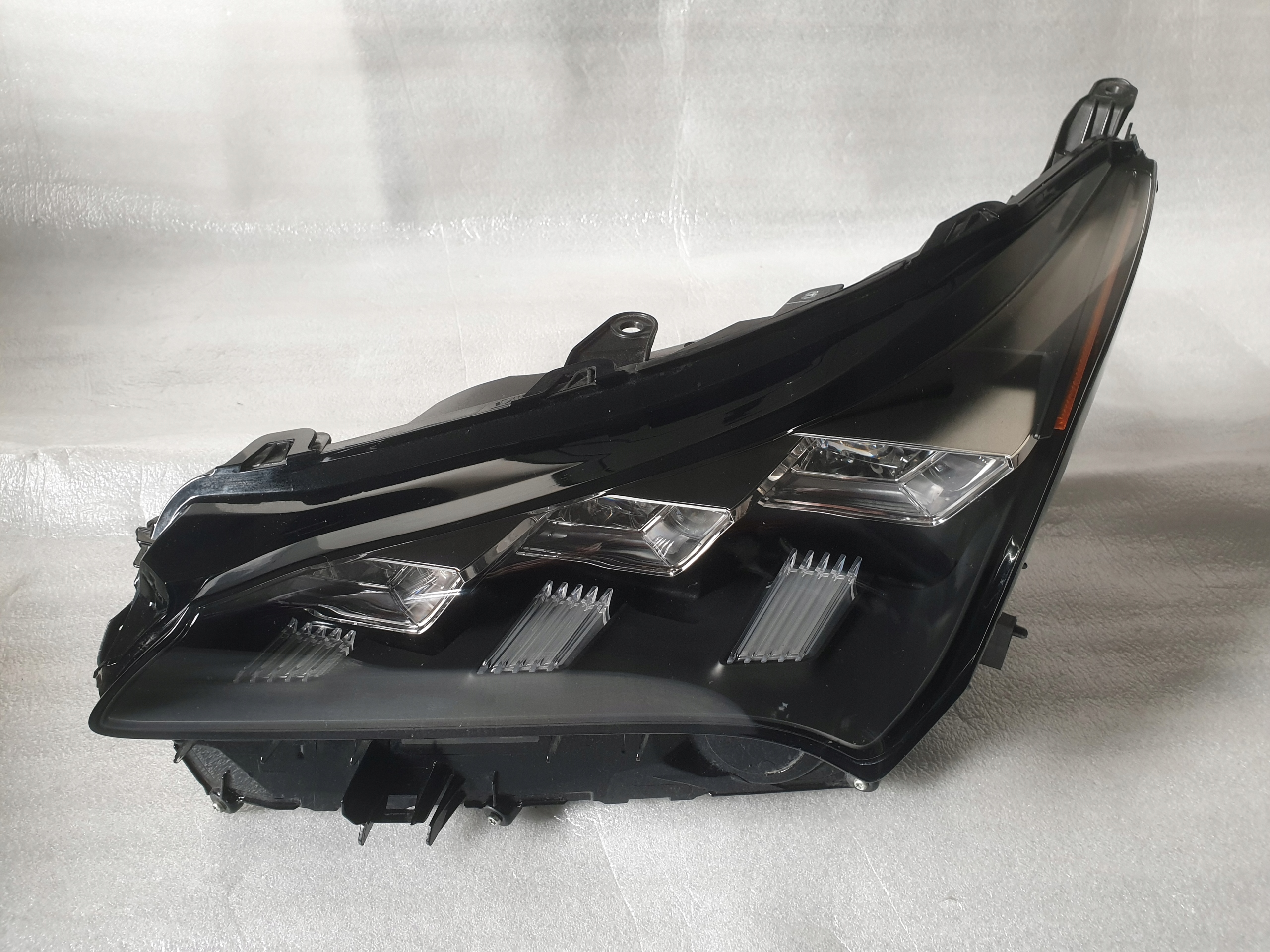 LEXUS NX200 NX300 FULL LED KOMPLET Strona zabudowy lewe + prawe