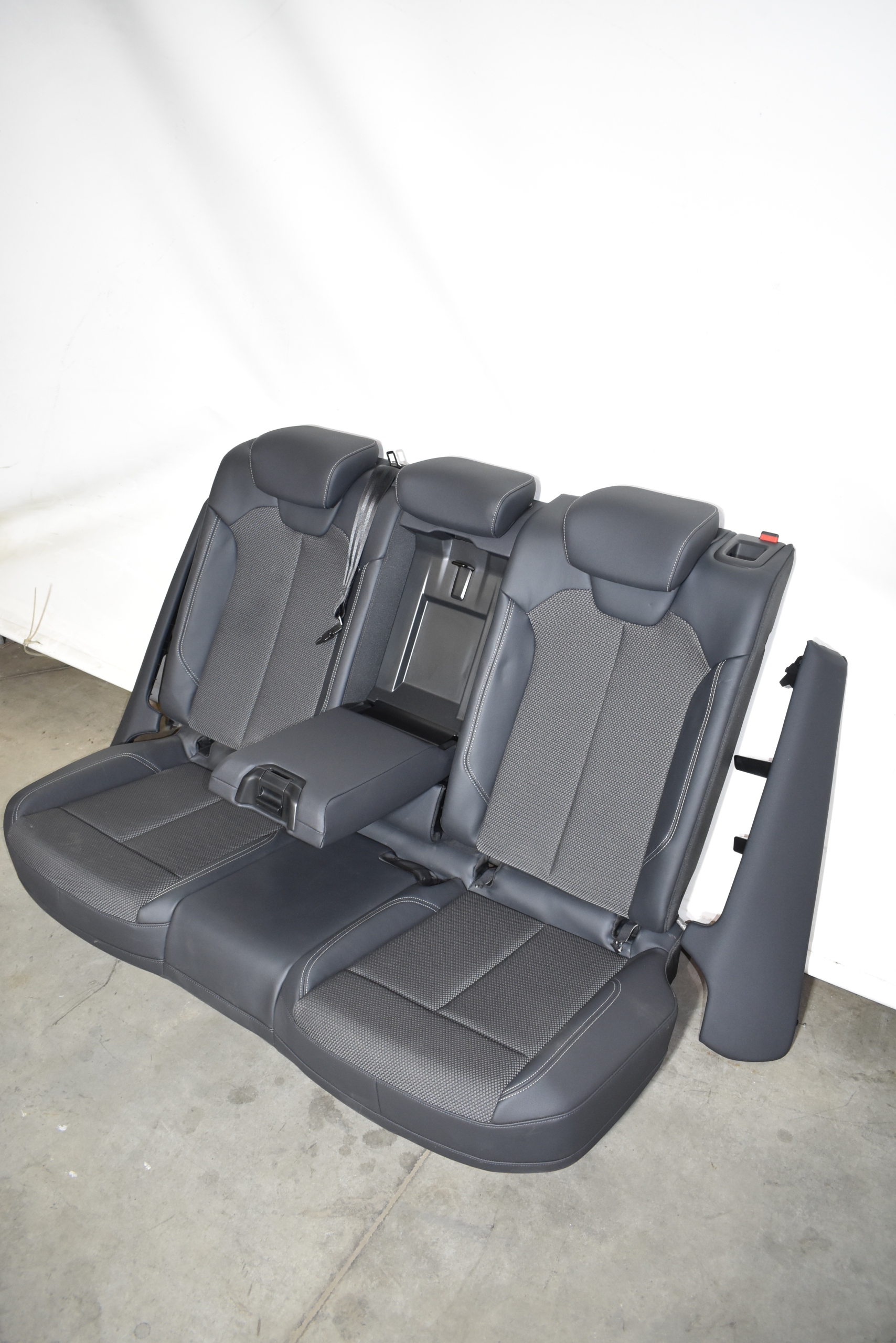 IDEALNE KPL. Seiten Sitz Sitze S-LINE GRZANE AUDI Q5 80A 24R. 1