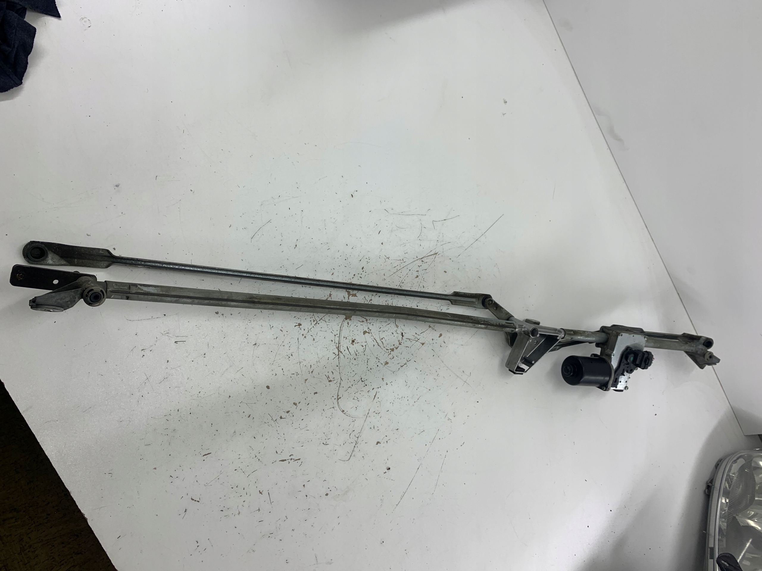 PEUGEOT 307 CC wiper mechanism front
