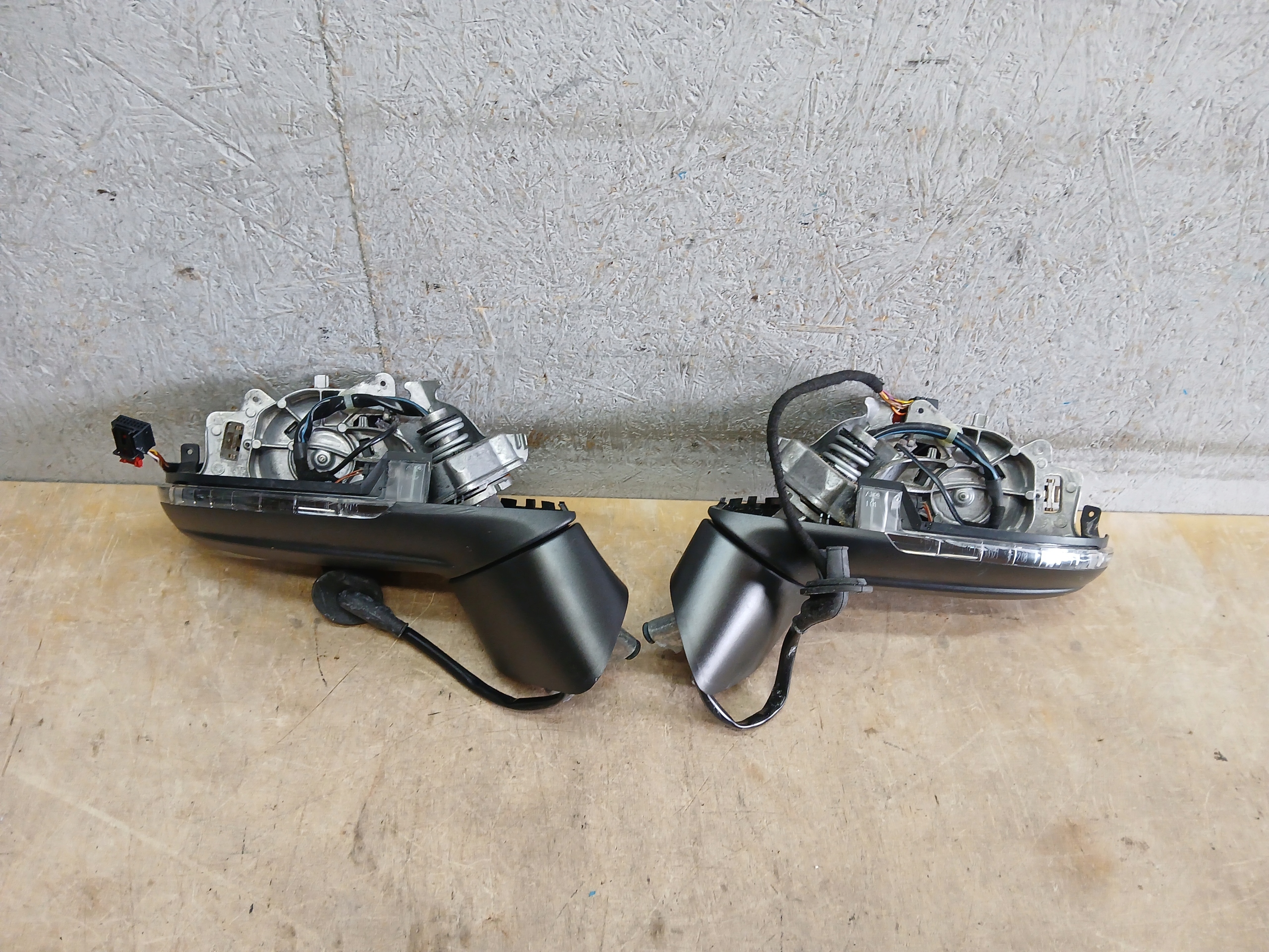 Spiegel links oder rechts VW TOUREG 7P 10- 8PIN