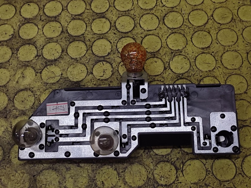 RENAULT THALIA light right rear part