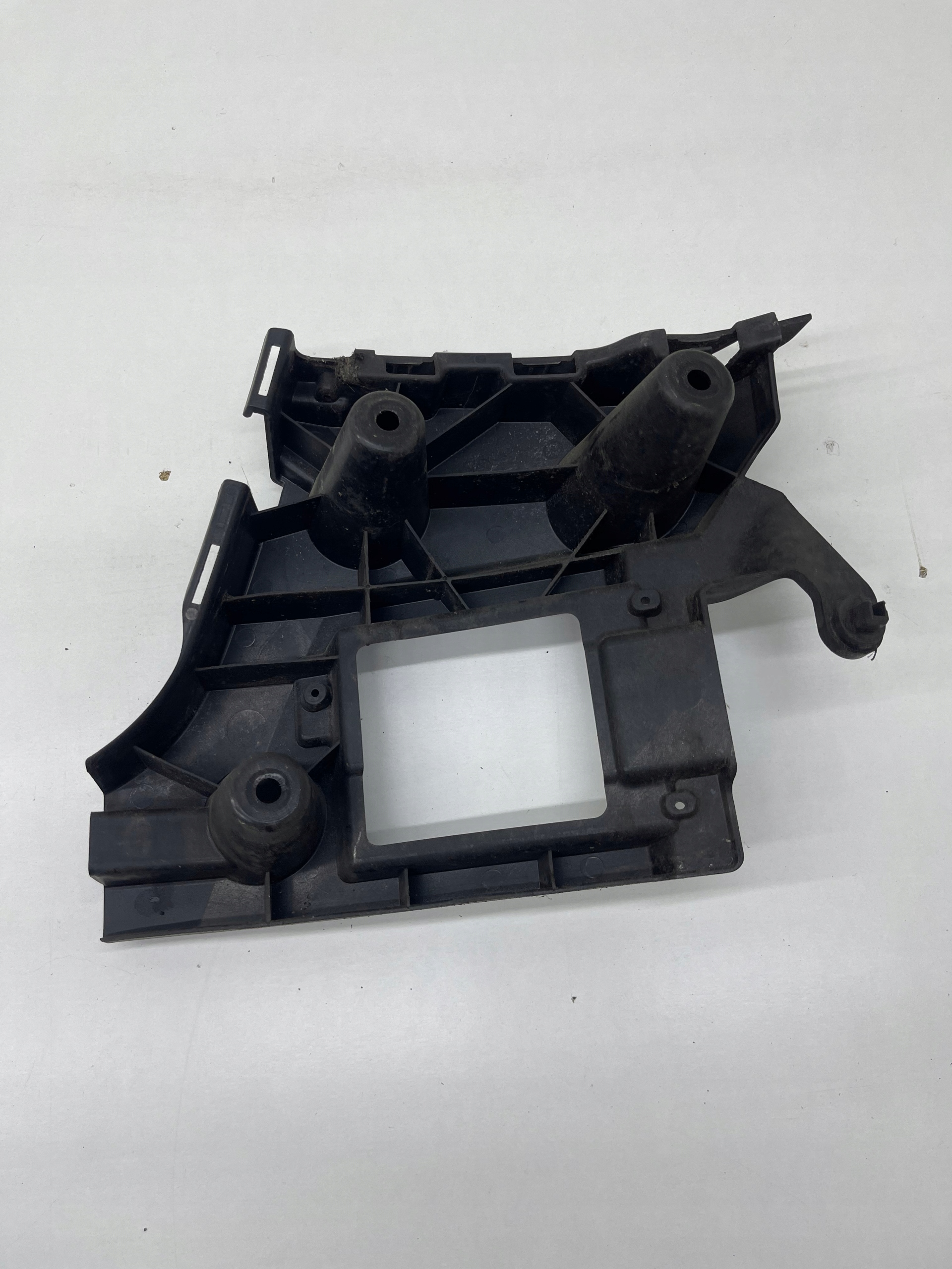 AUDI A6 C7 Berline uchywt Support plaque Support prowadnica Pare choc Gauche Arrière