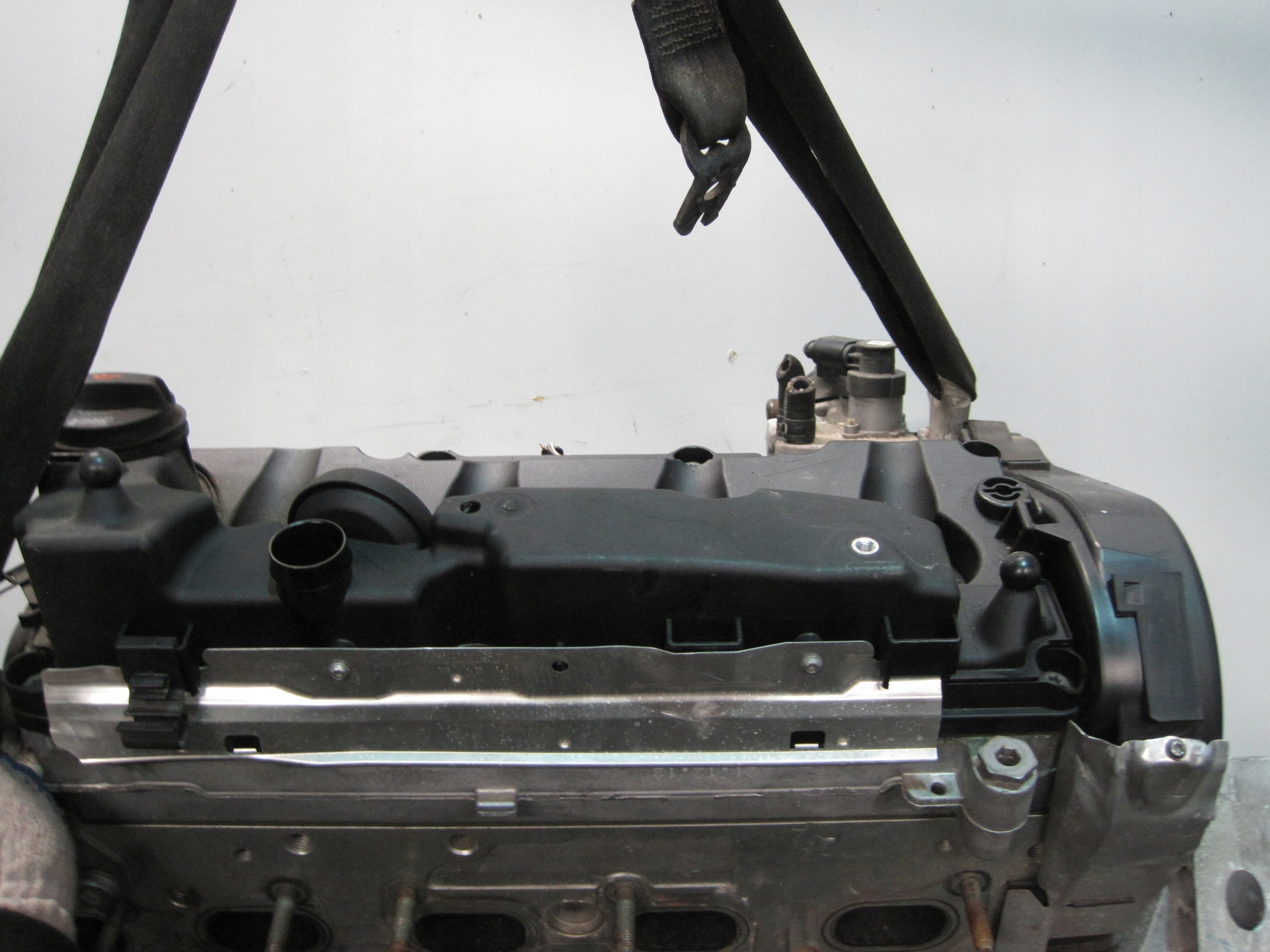 engine motor AUDI Q3 8U0 2.0 TDI CRB pillar