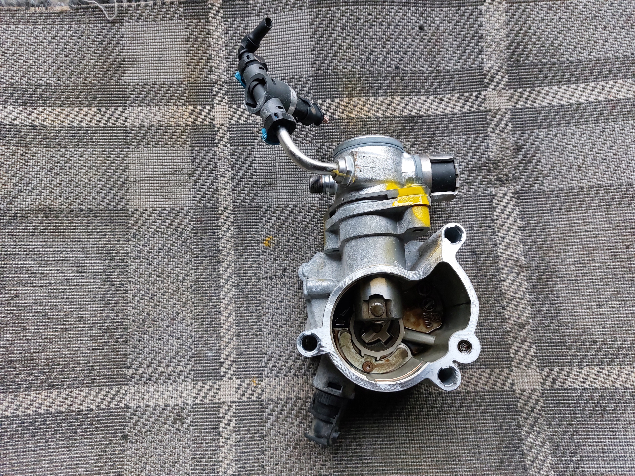 feed pump VACUM VOLVO V40 II 1.5 T 16r