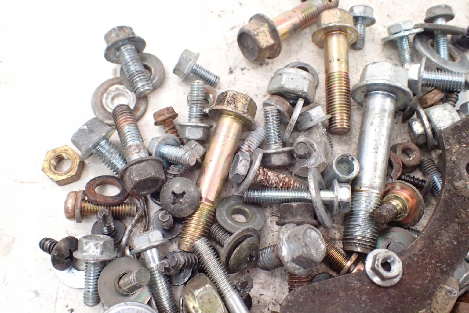 SMC 500 Wildcat Barossa Canyon Sruby z demontazu Vehicle Match branded product