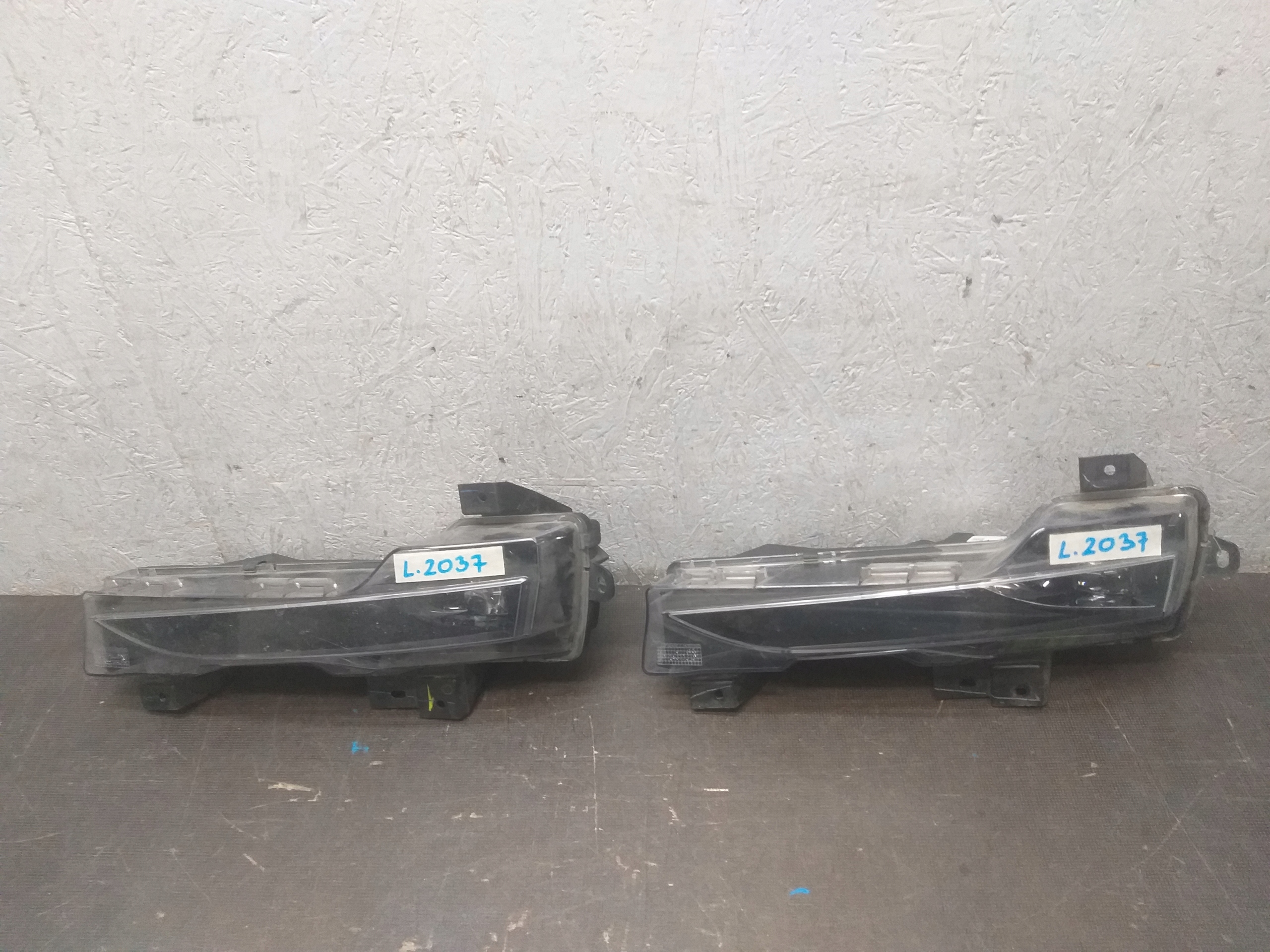 fog light left TESLA III 3 LED 1077395-00-D