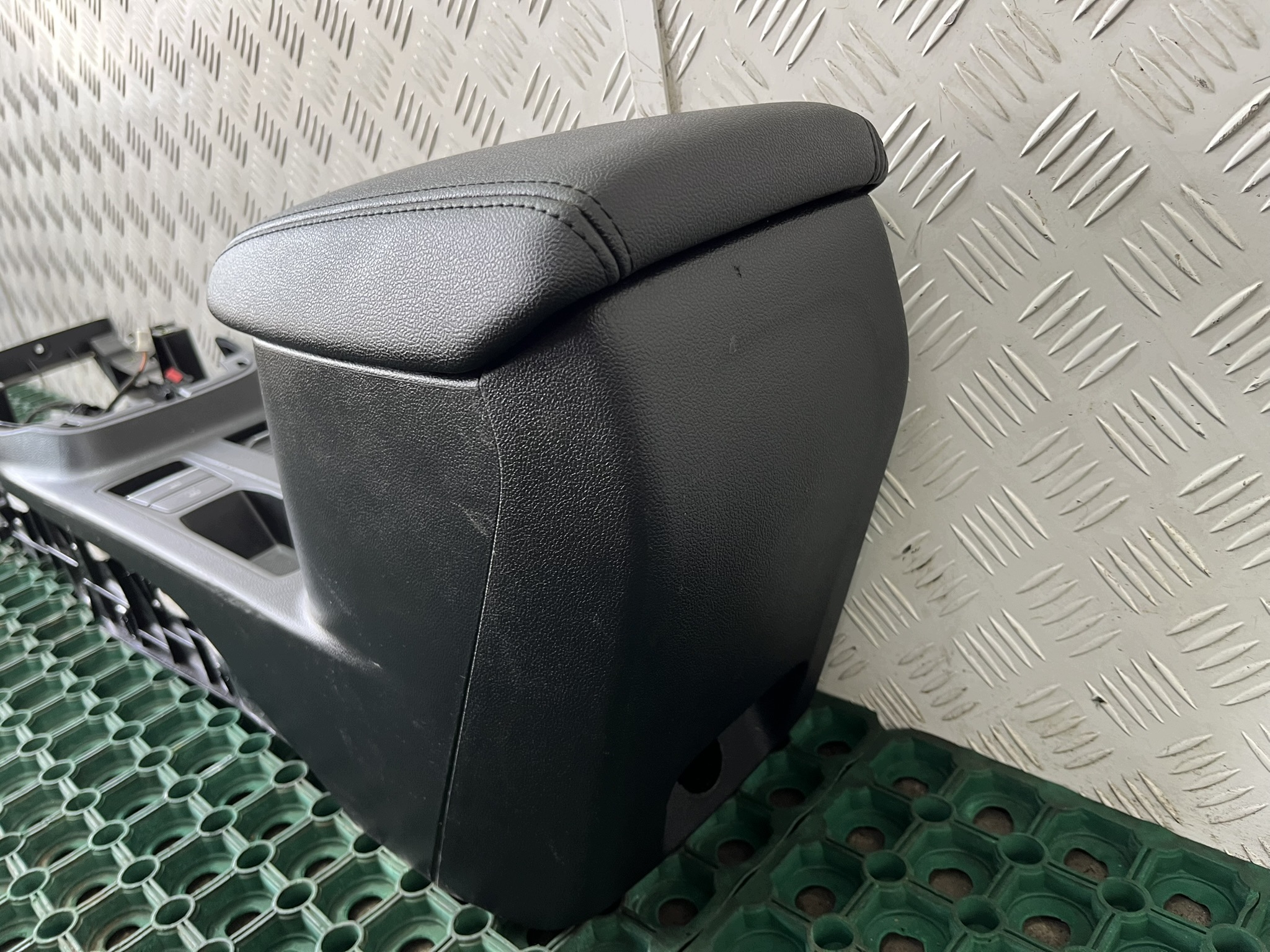 FORD FOCUS MK4 18-22 tunnel media bracciolo EUROPA OE