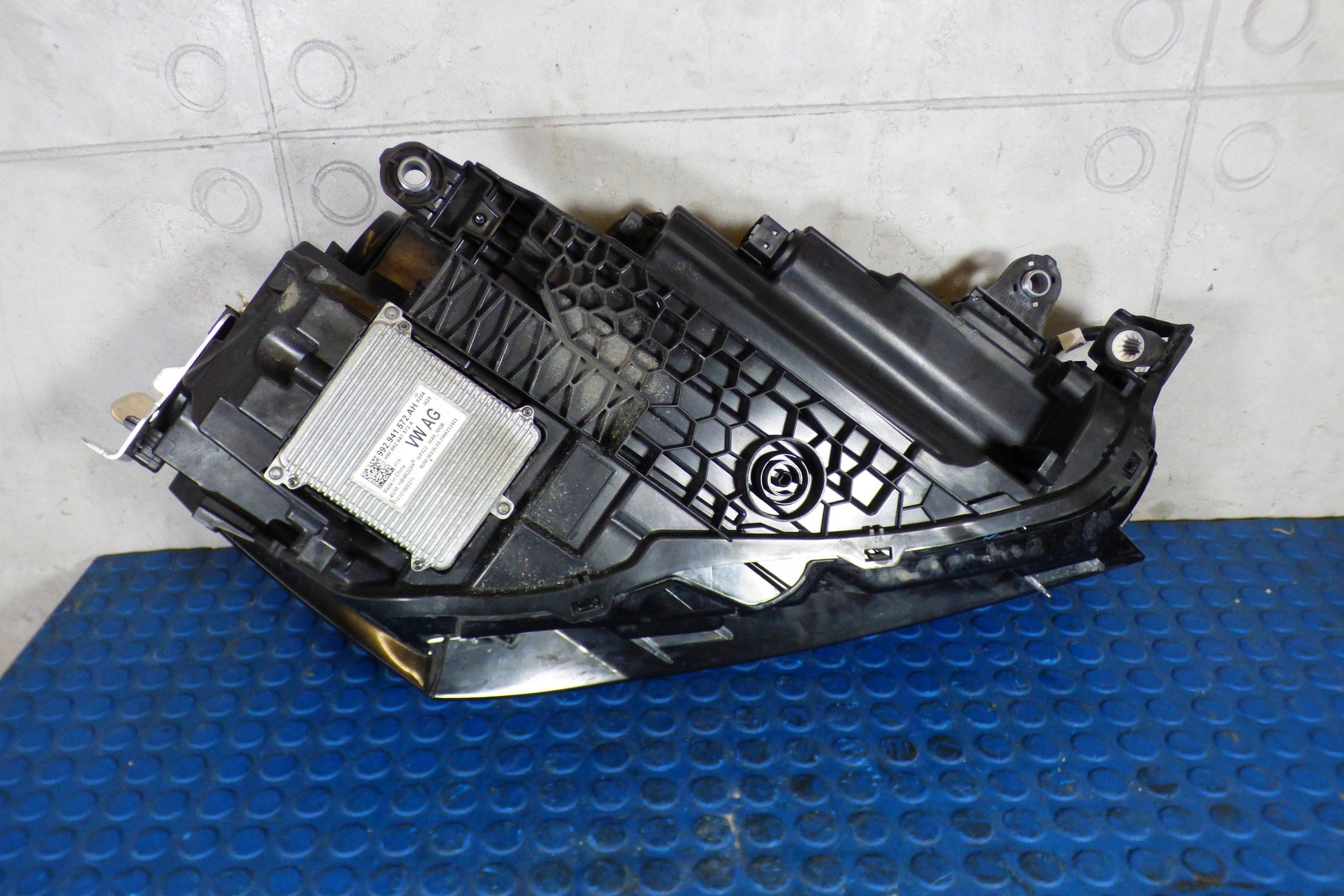 Reflektor light left front 3P1941015B module 922941571AH Skoda Superb IV