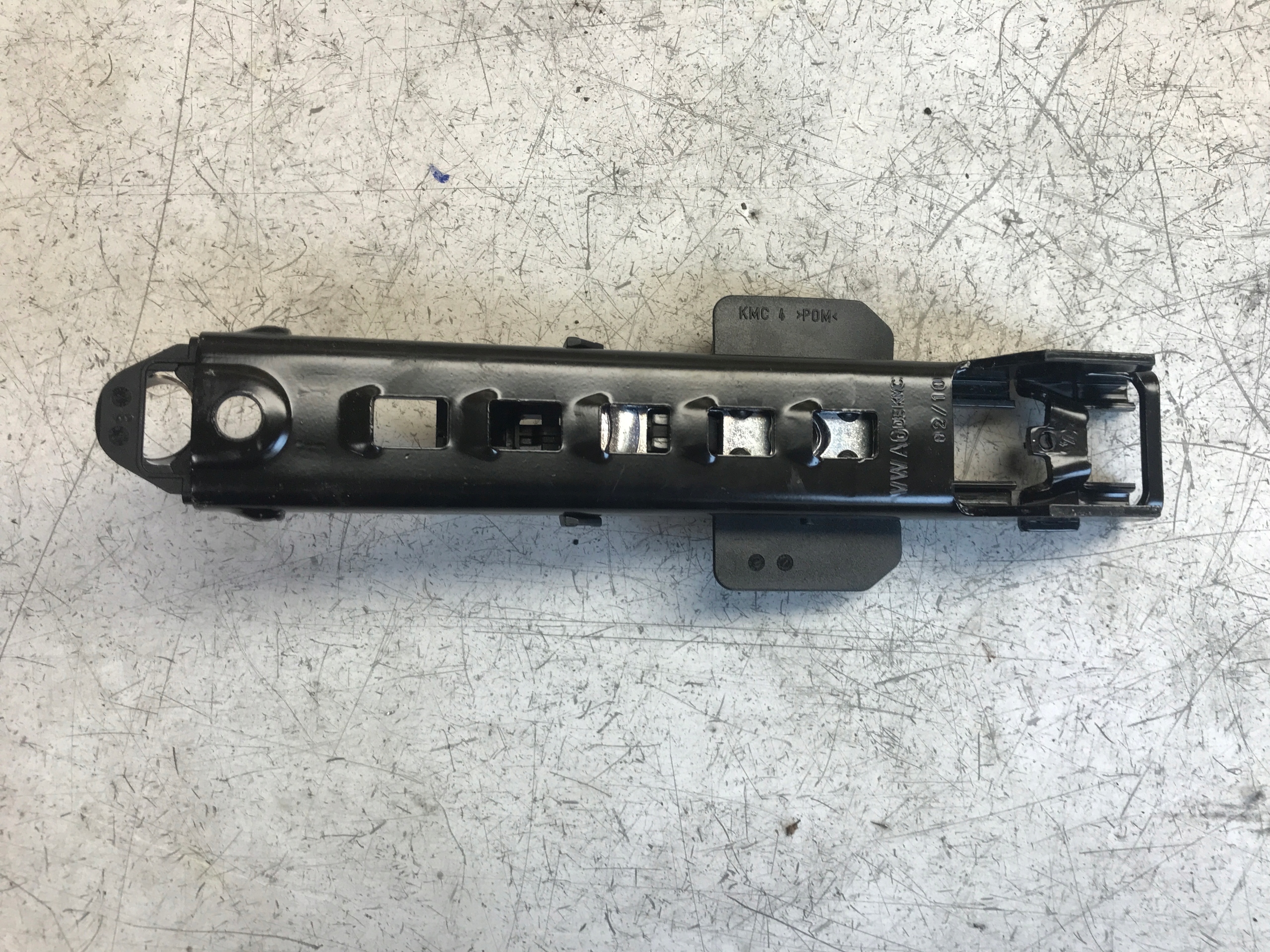 REGULACJA stěny SUWAK AUDI A4 A5 A6 A7 8K0857833B